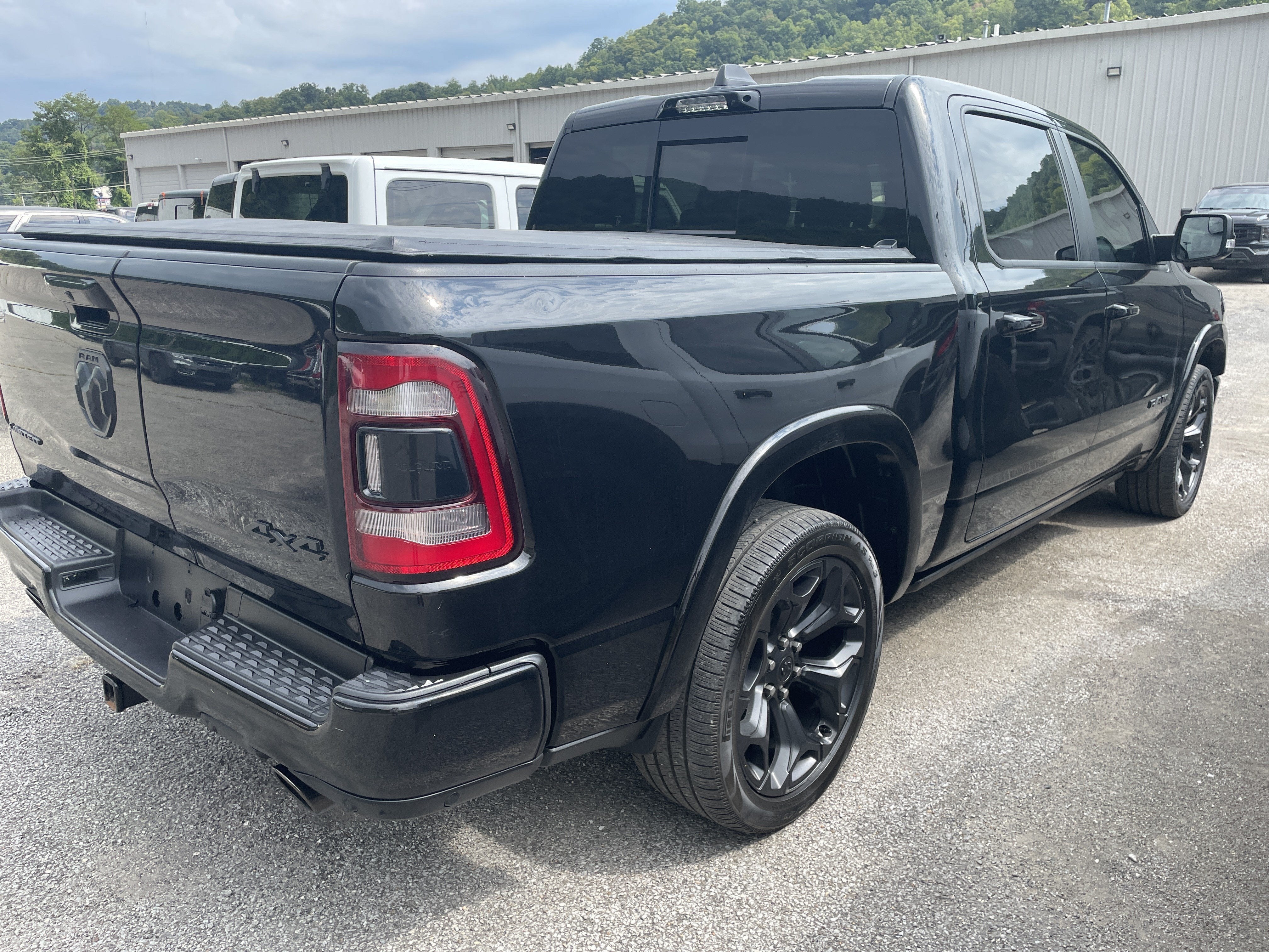 2022 RAM 1500 Limited Crew Cab 4x4 5'7' Box