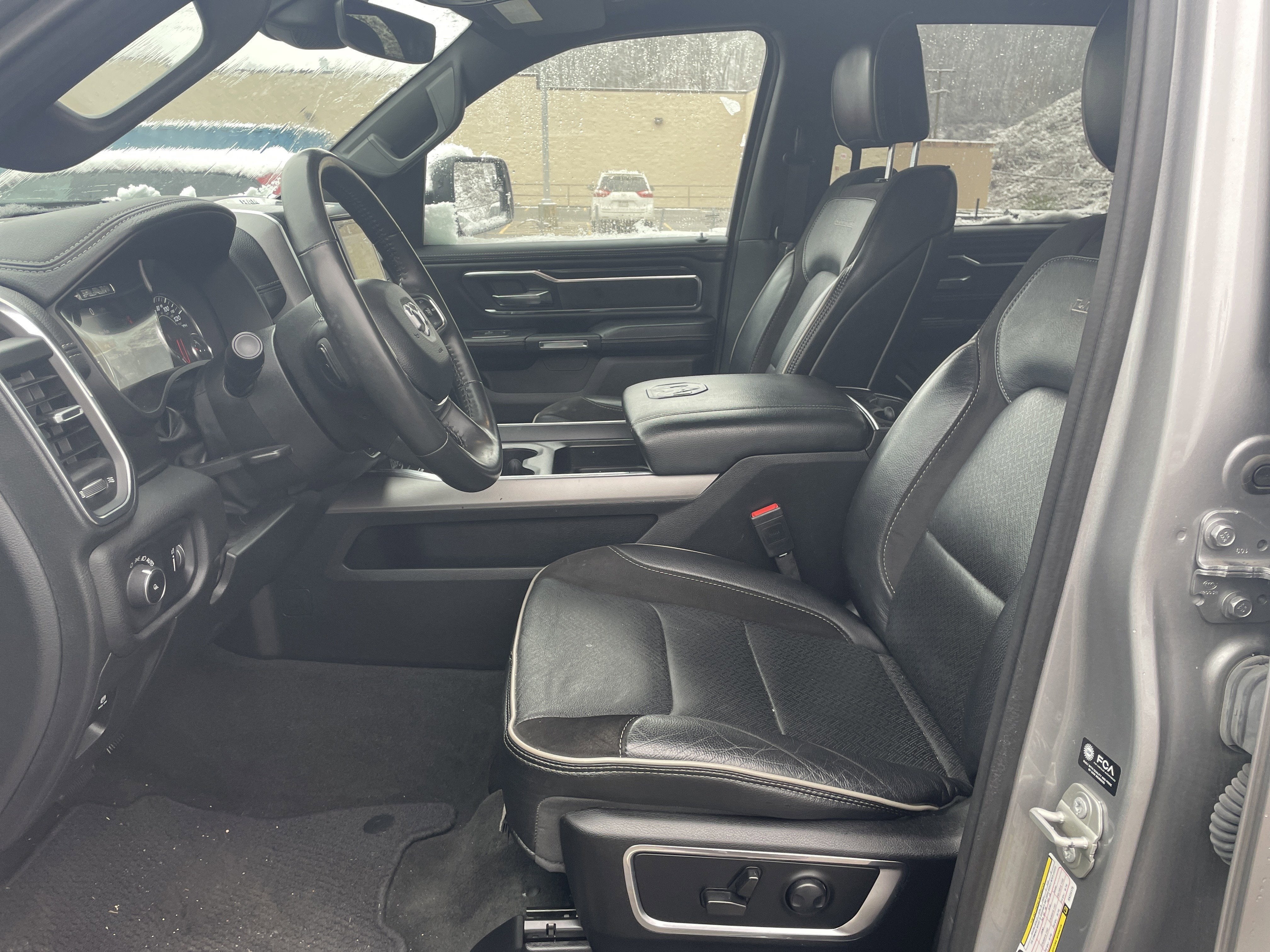 2024 RAM 1500 Laramie Crew Cab 4x4 5'7' Box