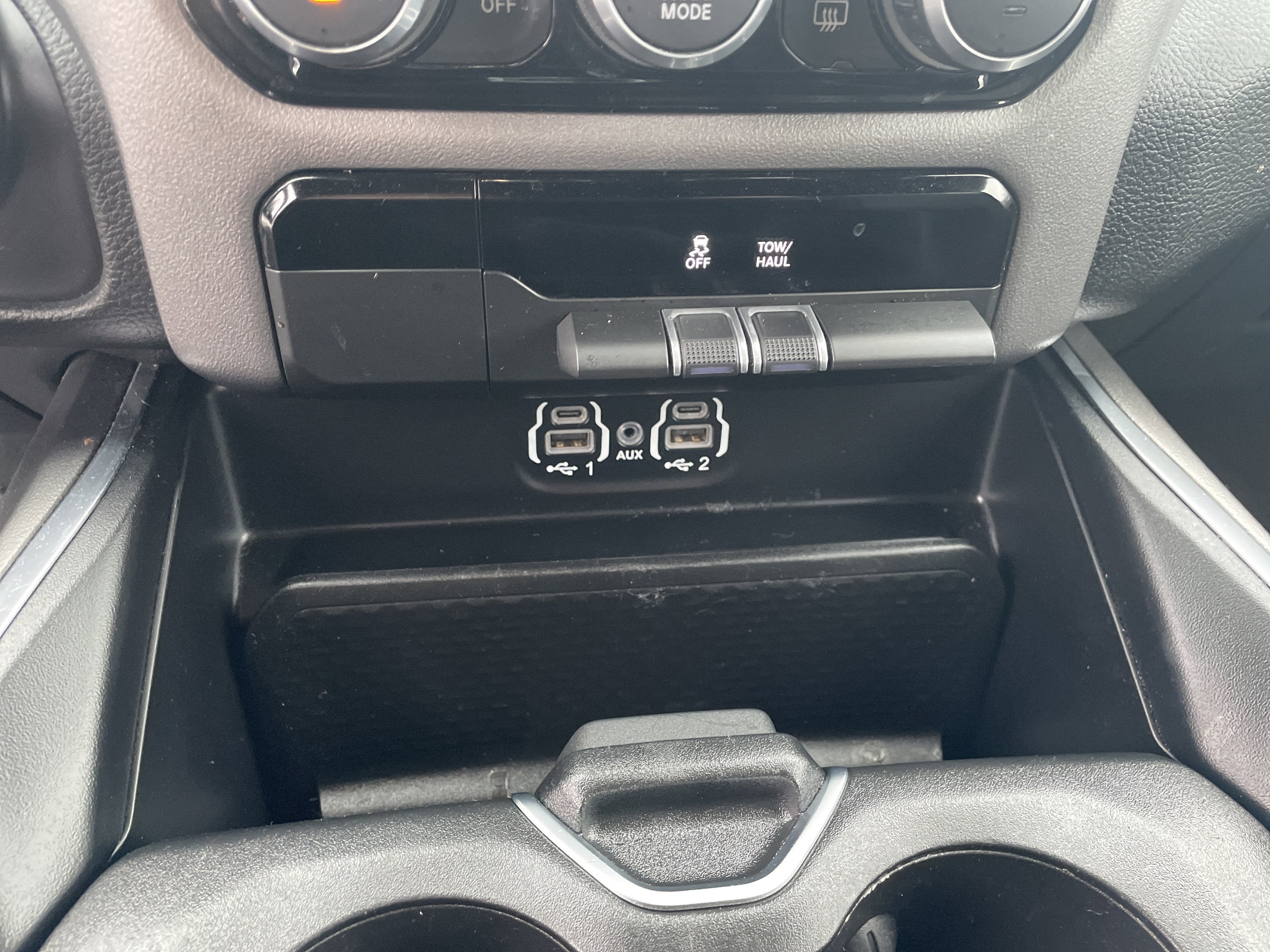 2024 RAM 1500 Laramie Crew Cab 4x4 5'7' Box