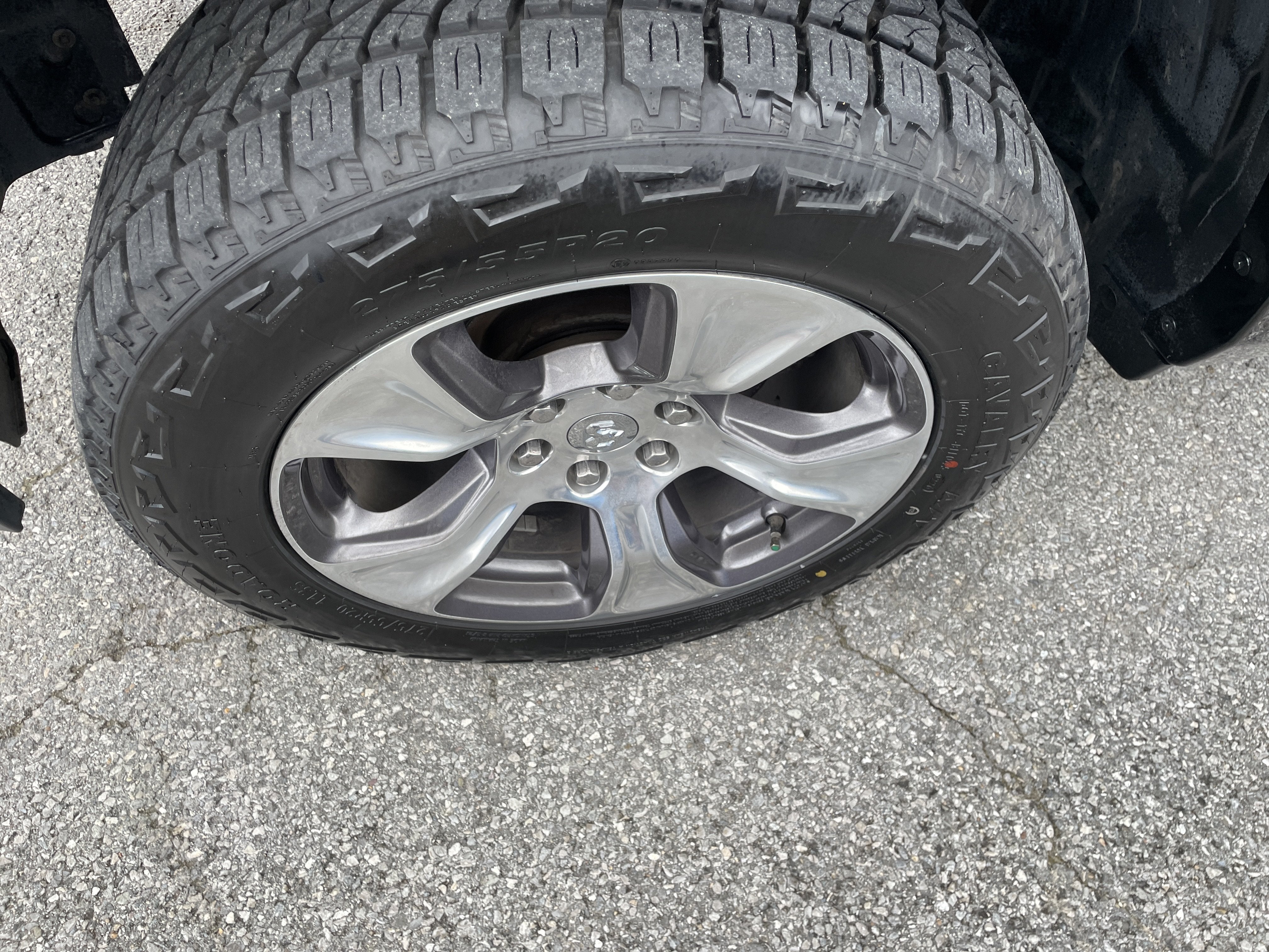 2020 RAM 1500 Laramie Crew Cab 4x4 5'7' Box