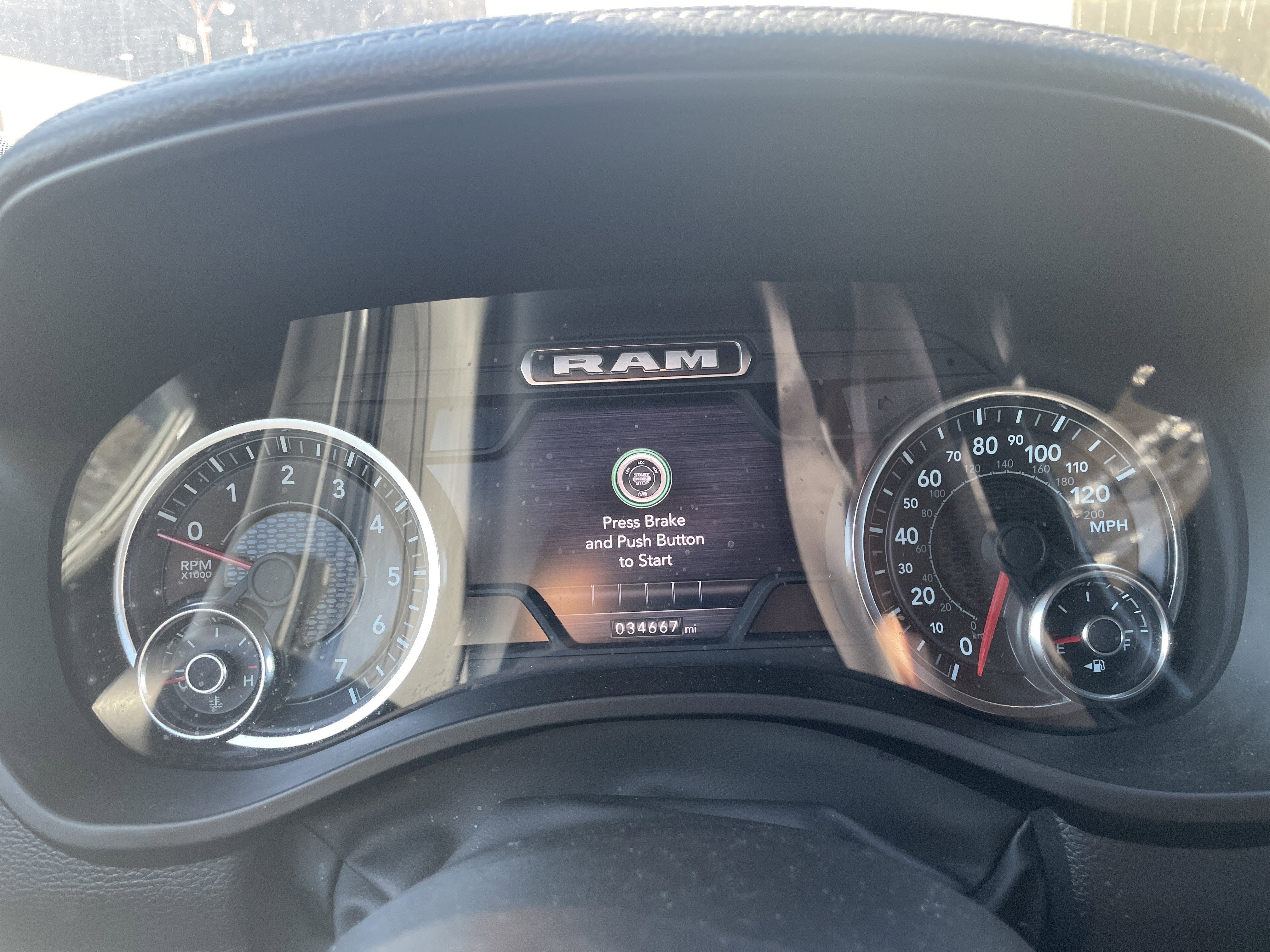 2023 RAM 1500 Laramie Crew Cab 4x4 5'7' Box