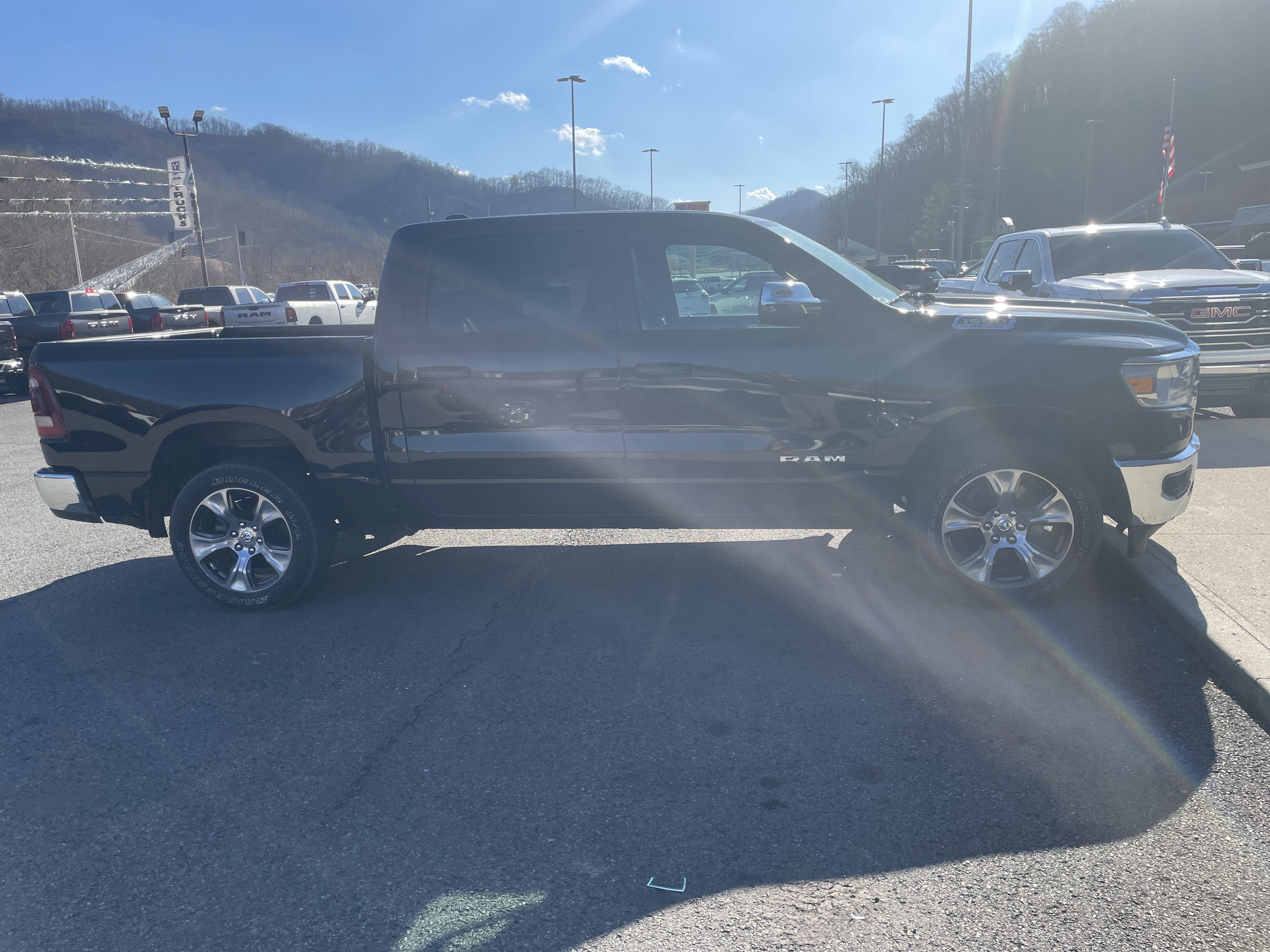 2023 RAM 1500 Laramie Crew Cab 4x4 5'7' Box