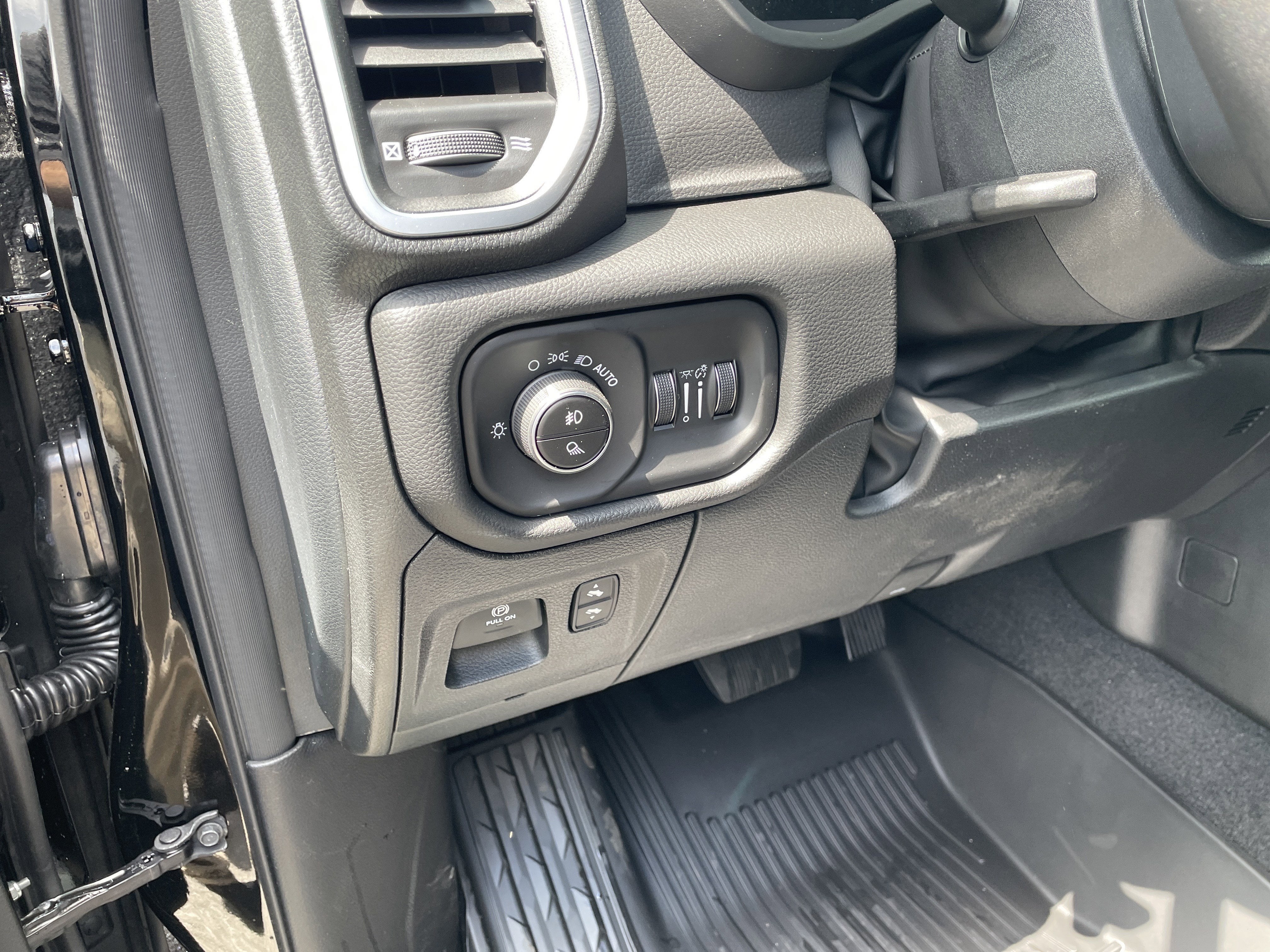 2026 RAM Ram 1500 RAM 1500 BIG HORN CREW CAB 4X4 6'4' BOX