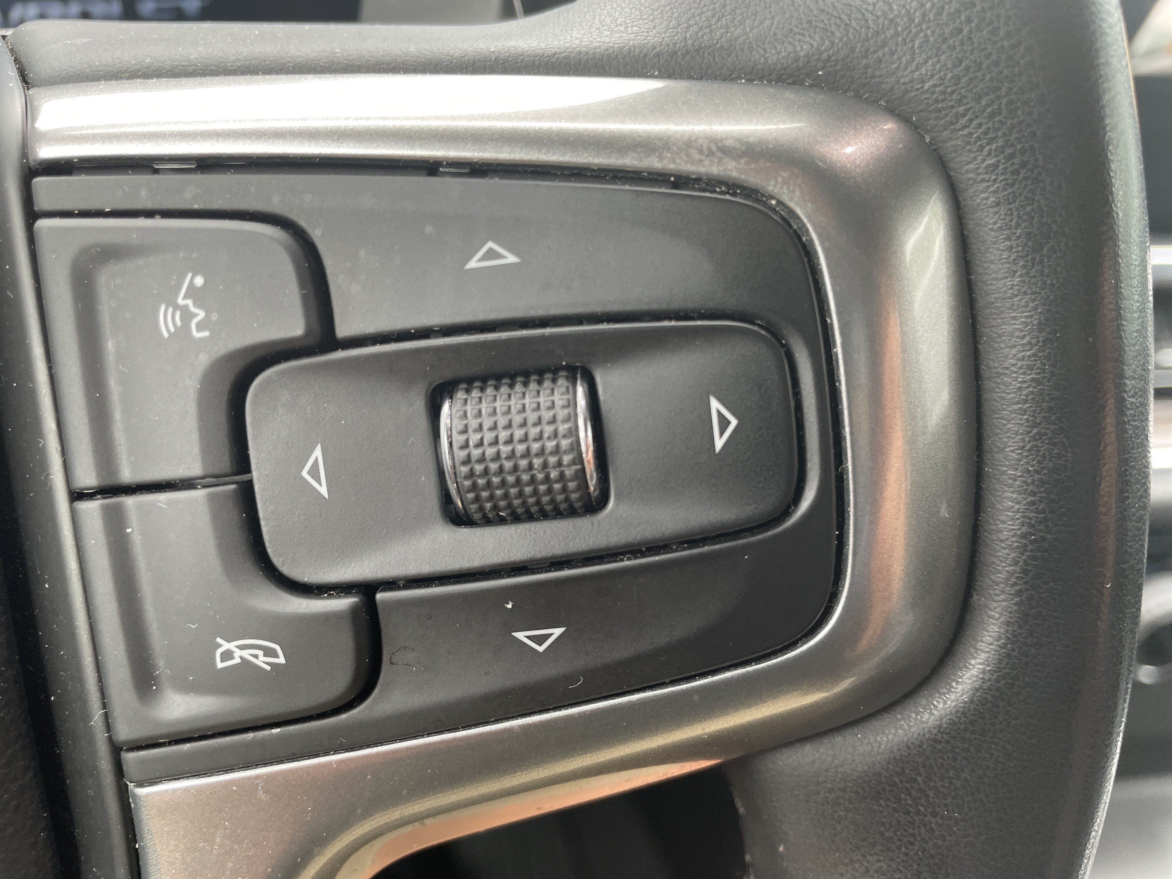 2024 Chevrolet Silverado 1500 4WD Crew Cab Short Bed LTZ
