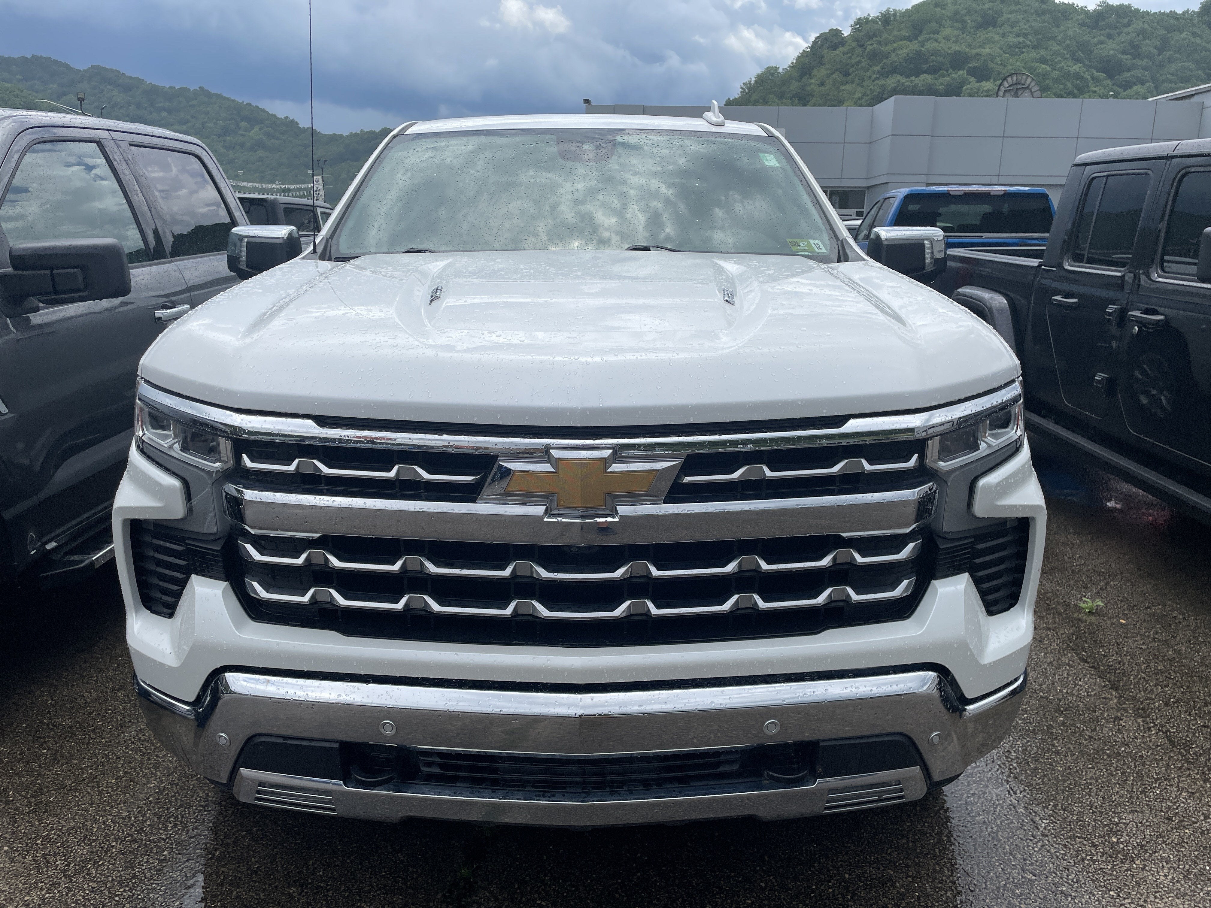 2024 Chevrolet Silverado 1500 4WD Crew Cab Short Bed LTZ