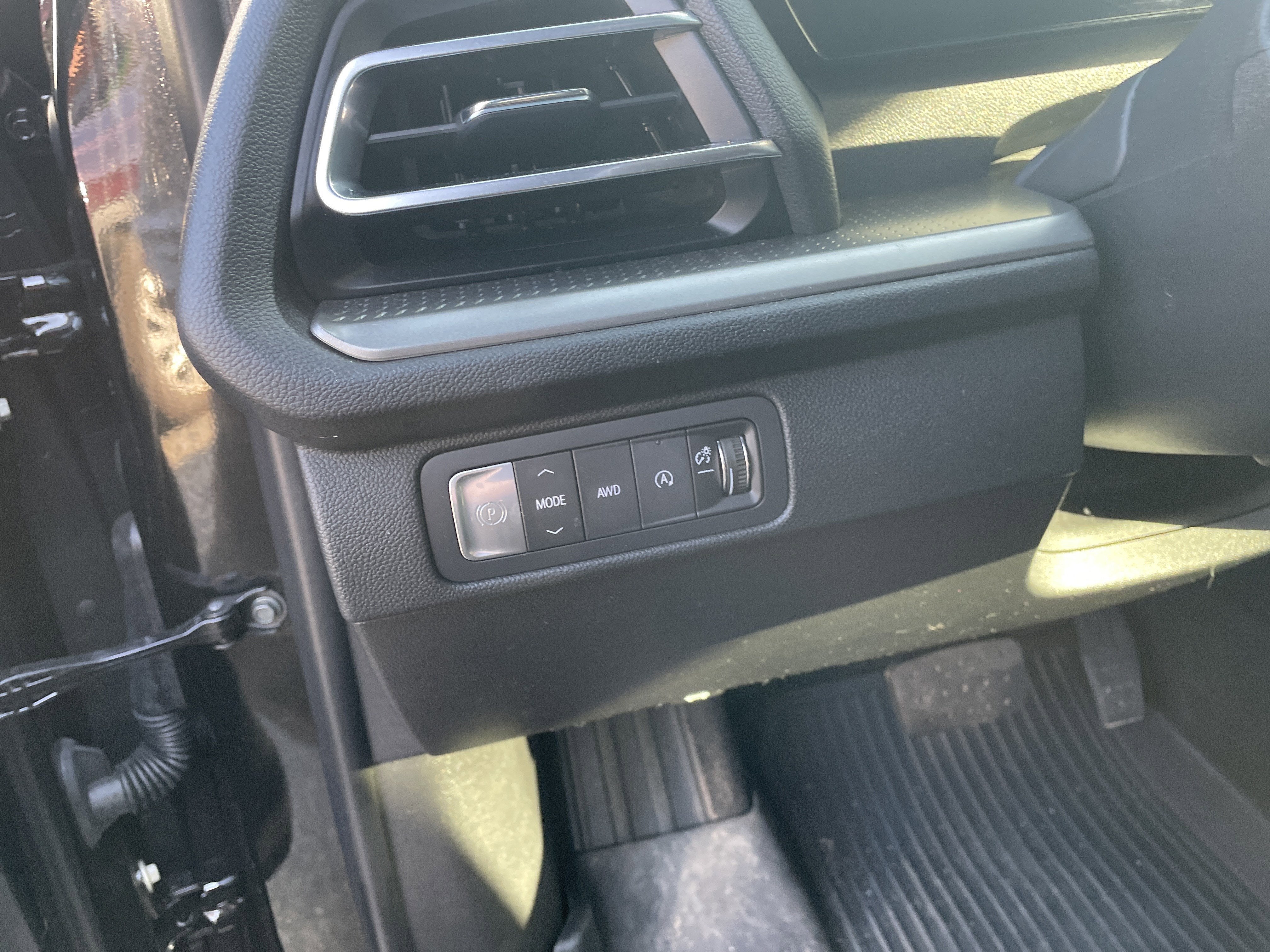 2025 Chevrolet Traverse AWD LT