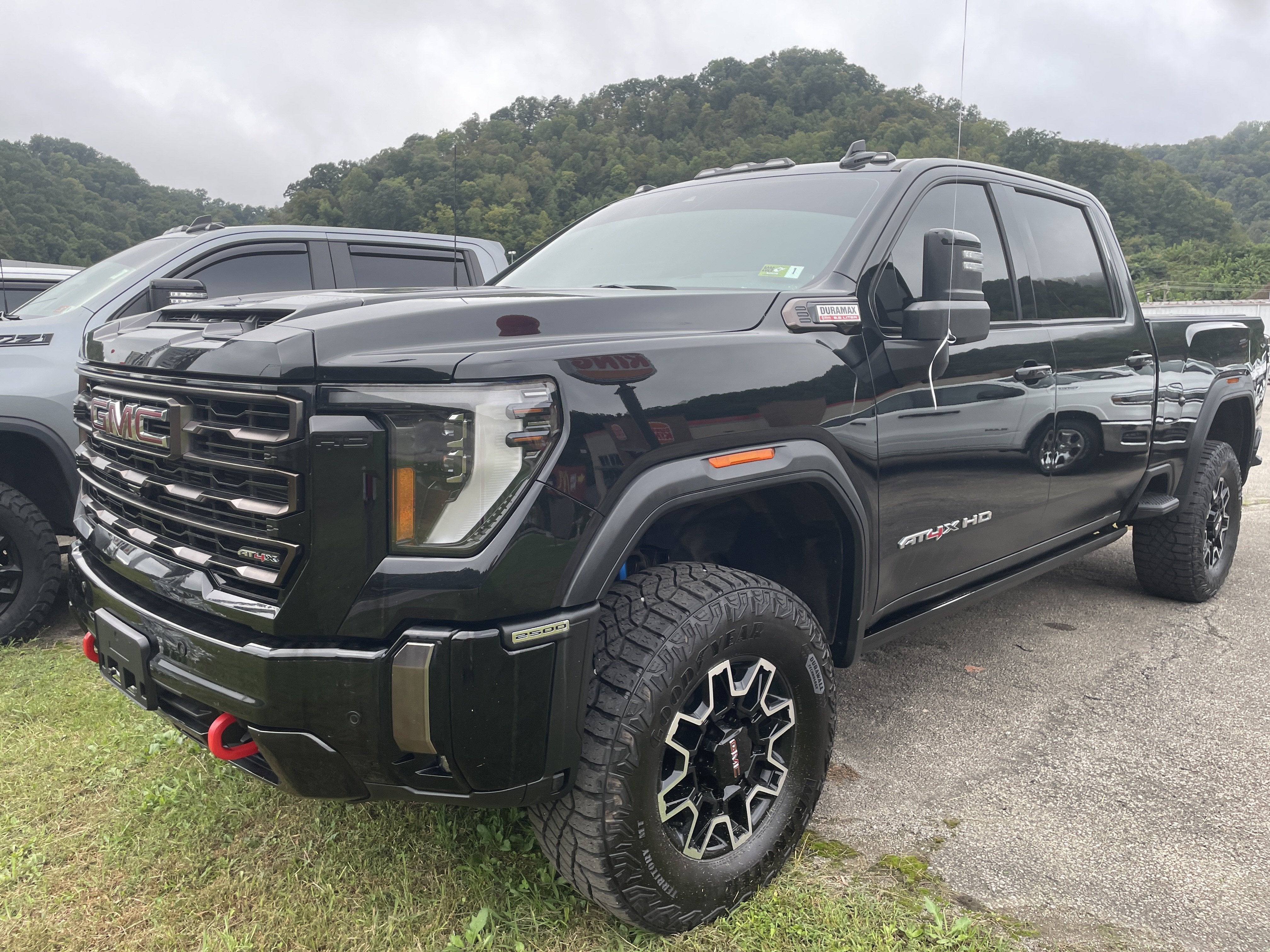 2024 GMC Sierra 2500HD 4WD Crew Cab Standard Bed AT4X