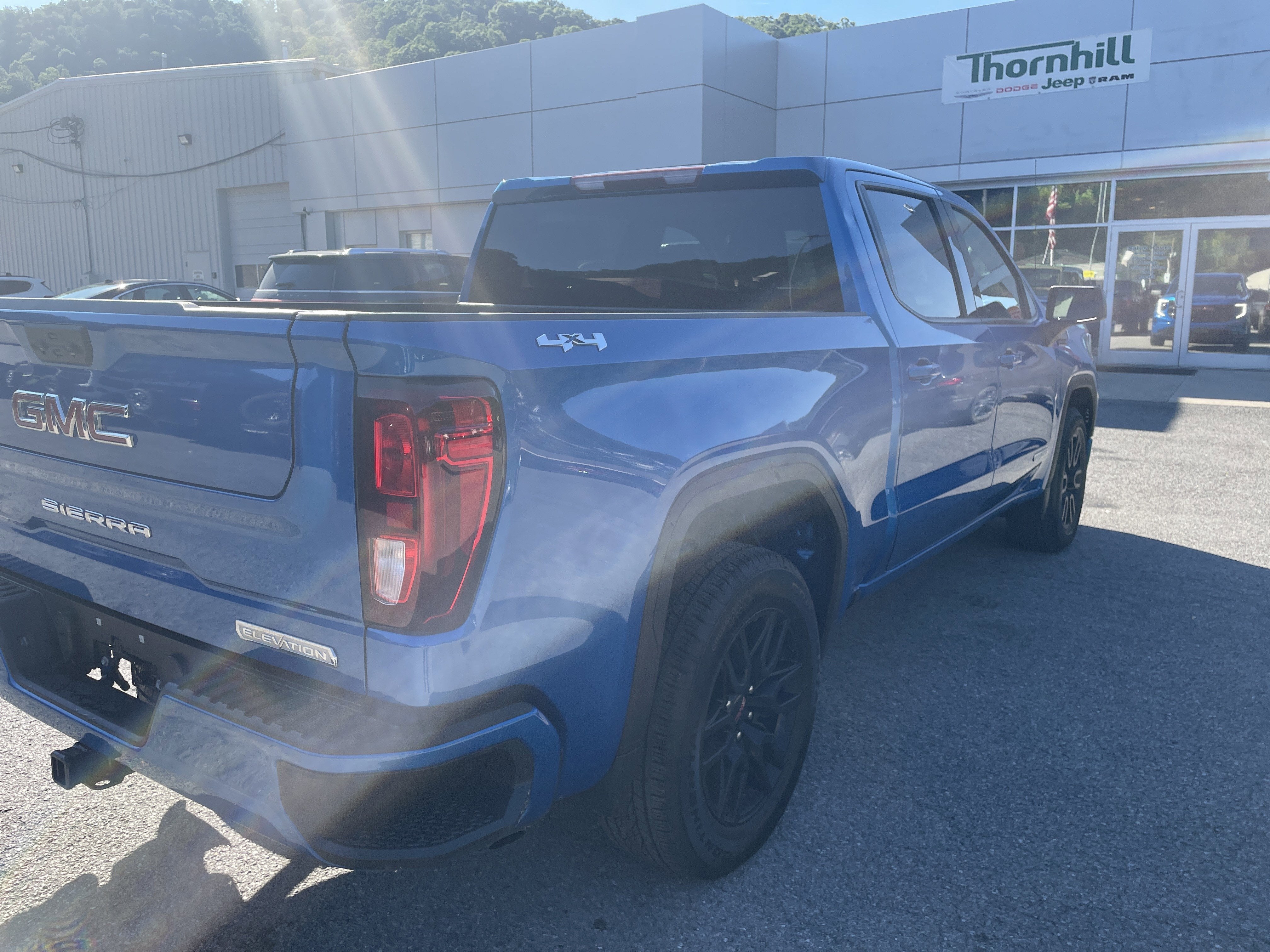 2023 GMC Sierra 1500 4WD Crew Cab Short Box Elevation with 3VL