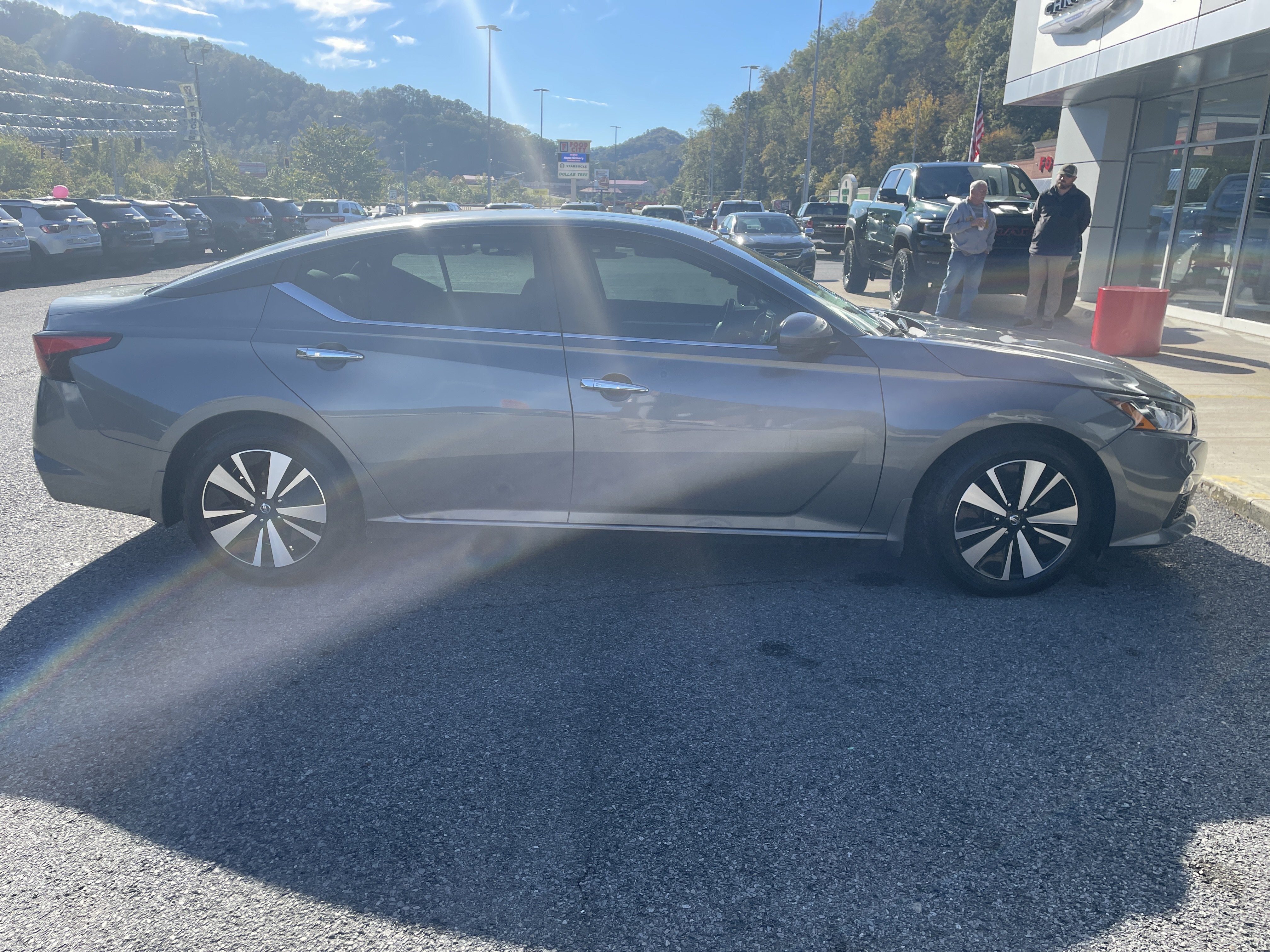 2021 Nissan Altima SV FWD