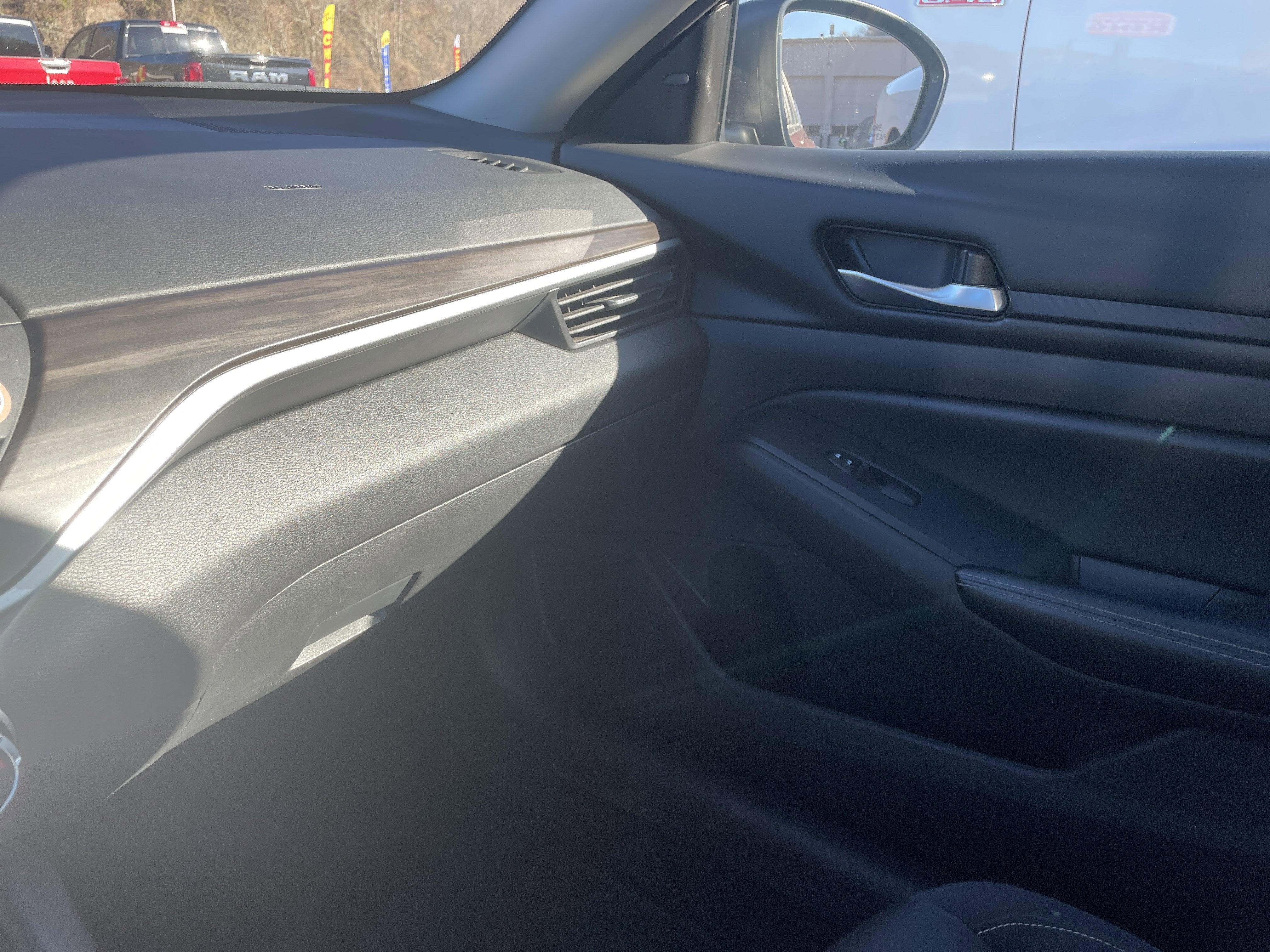 2024 Nissan Altima SV FWD