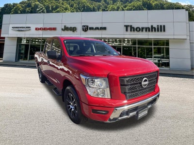 2024 Nissan TITAN Crew Cab SV 4x4
