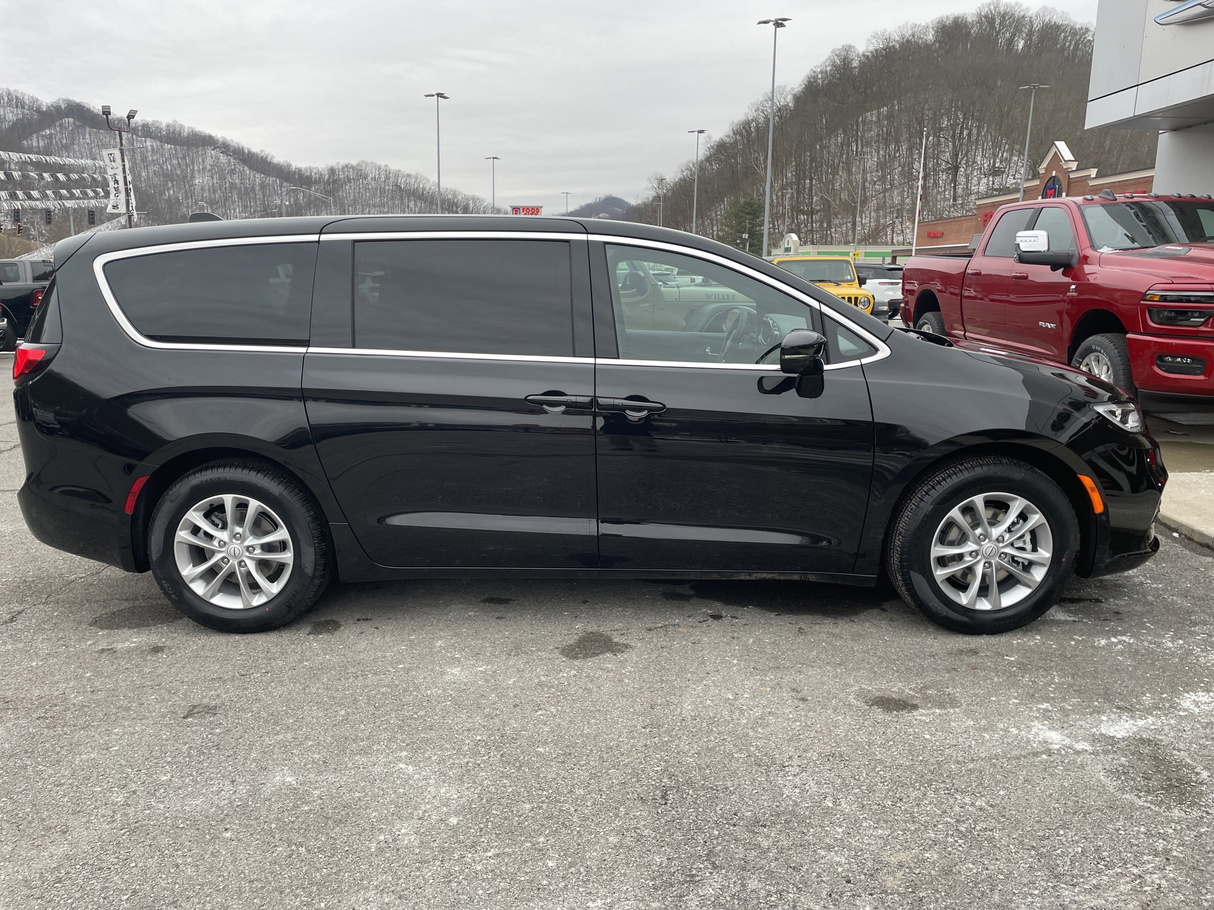 2026 Chrysler Pacifica PACIFICA SELECT