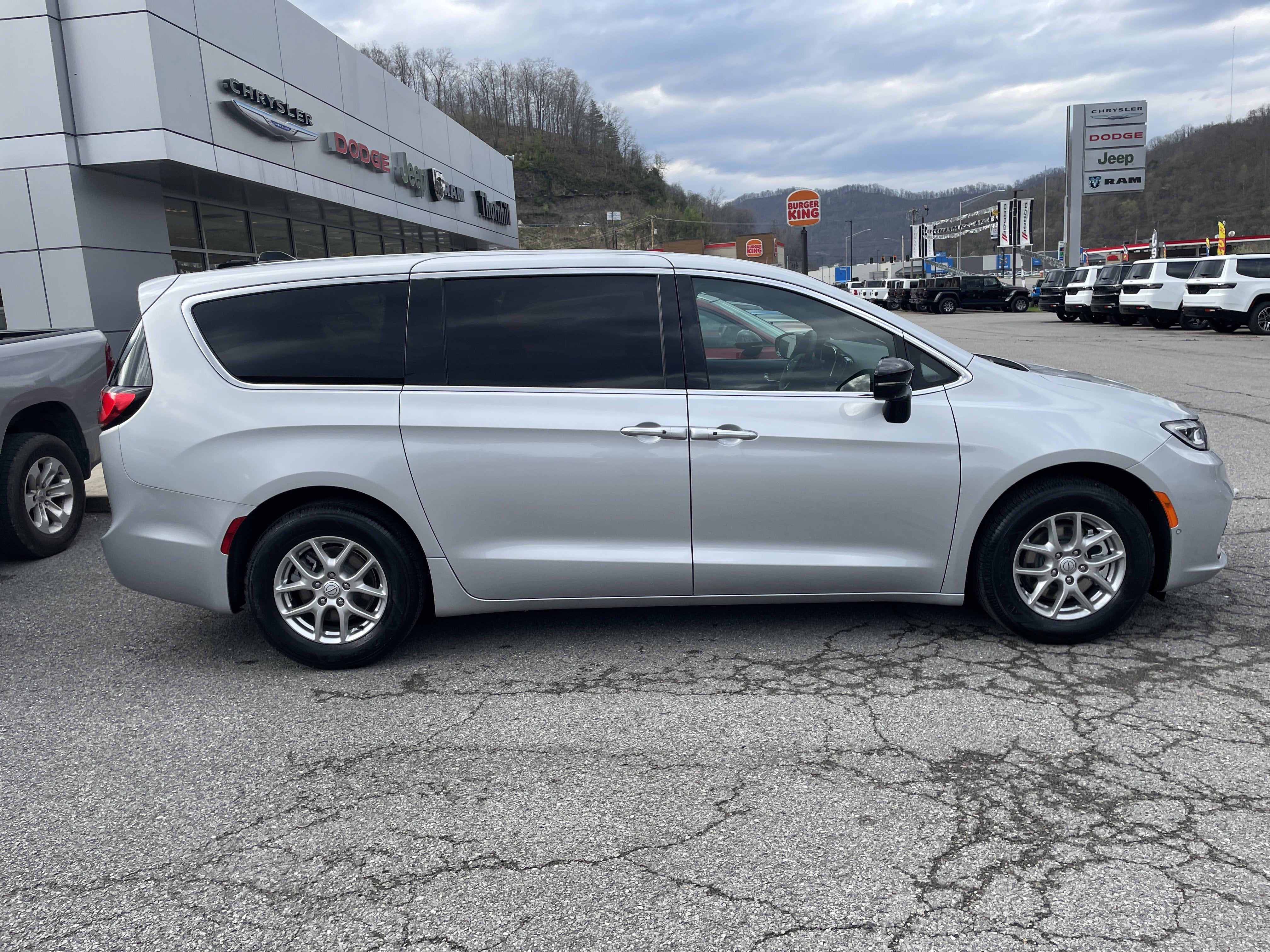 2026 Chrysler Pacifica PACIFICA SELECT