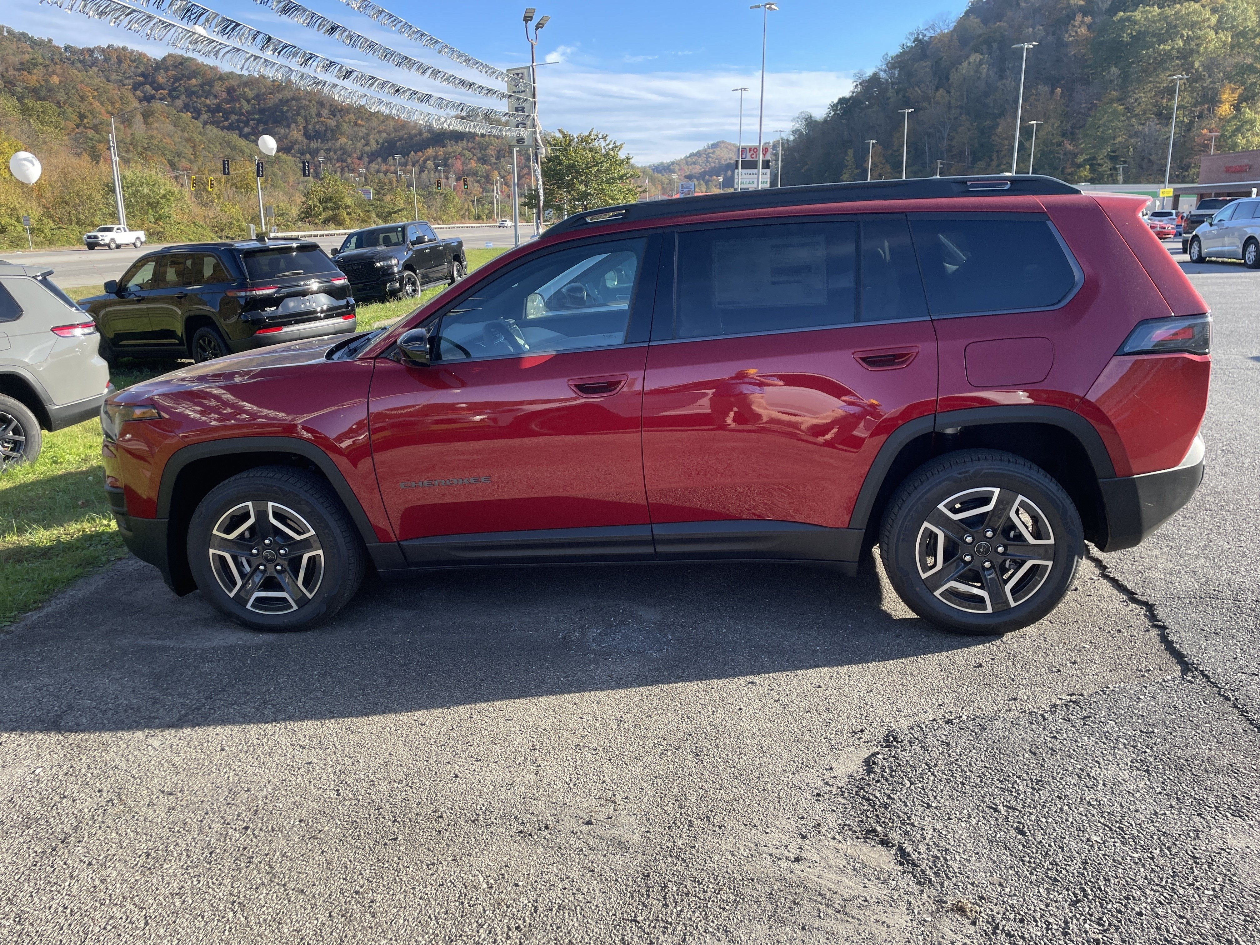 2026 Jeep Cherokee CHEROKEE LAREDO 4X4