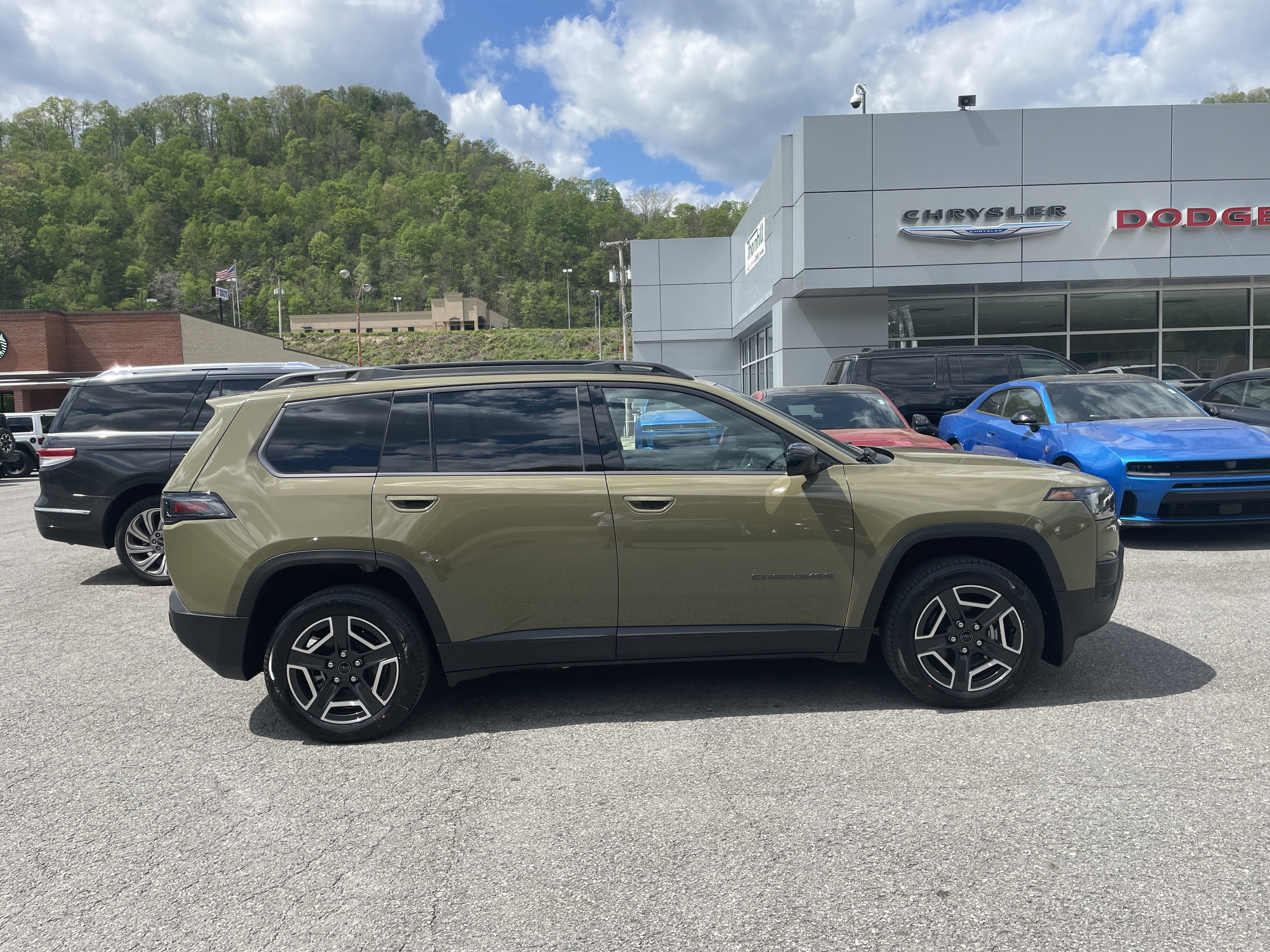 2026 Jeep Cherokee CHEROKEE LAREDO 4X4