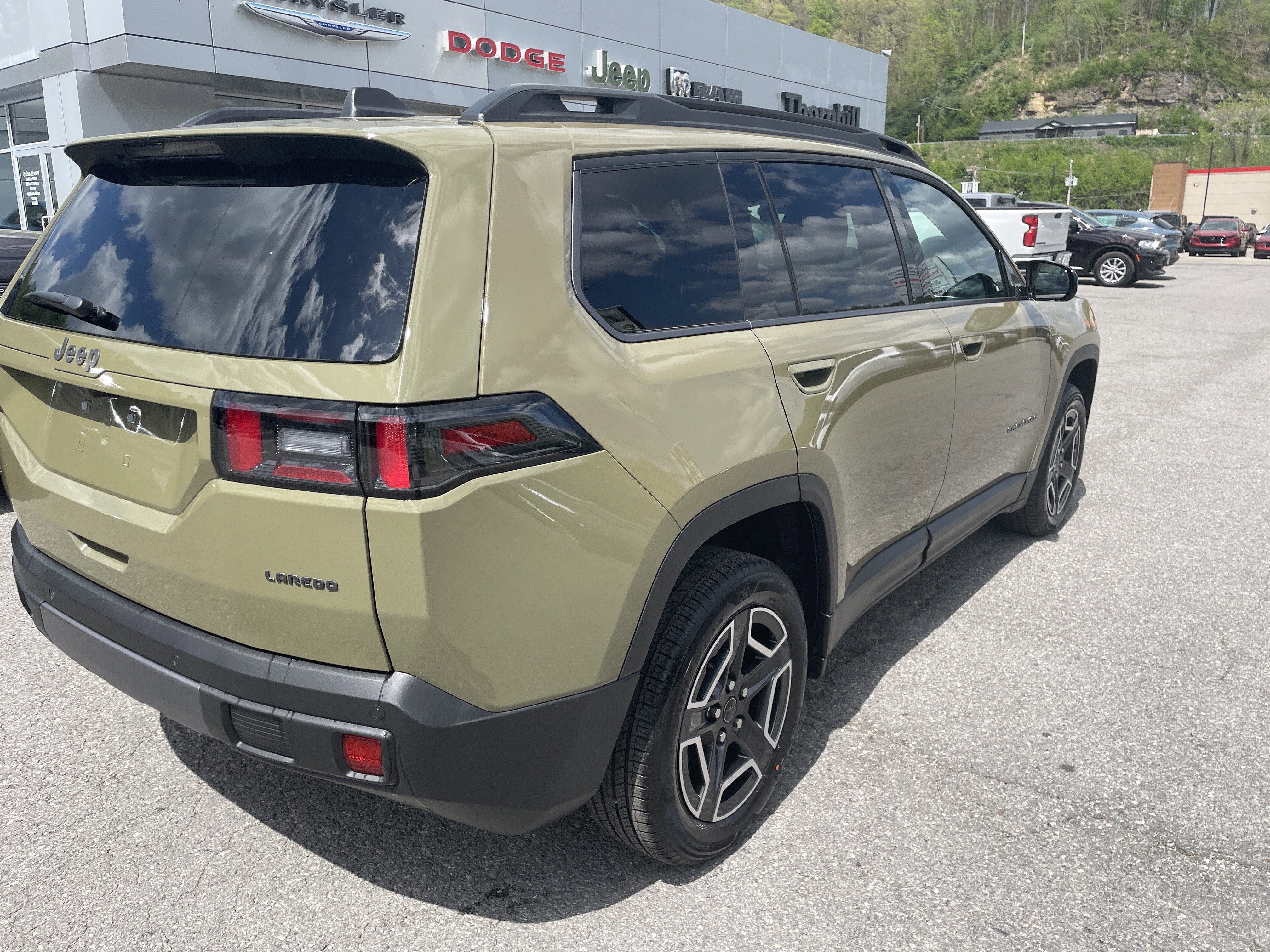 2026 Jeep Cherokee CHEROKEE LAREDO 4X4