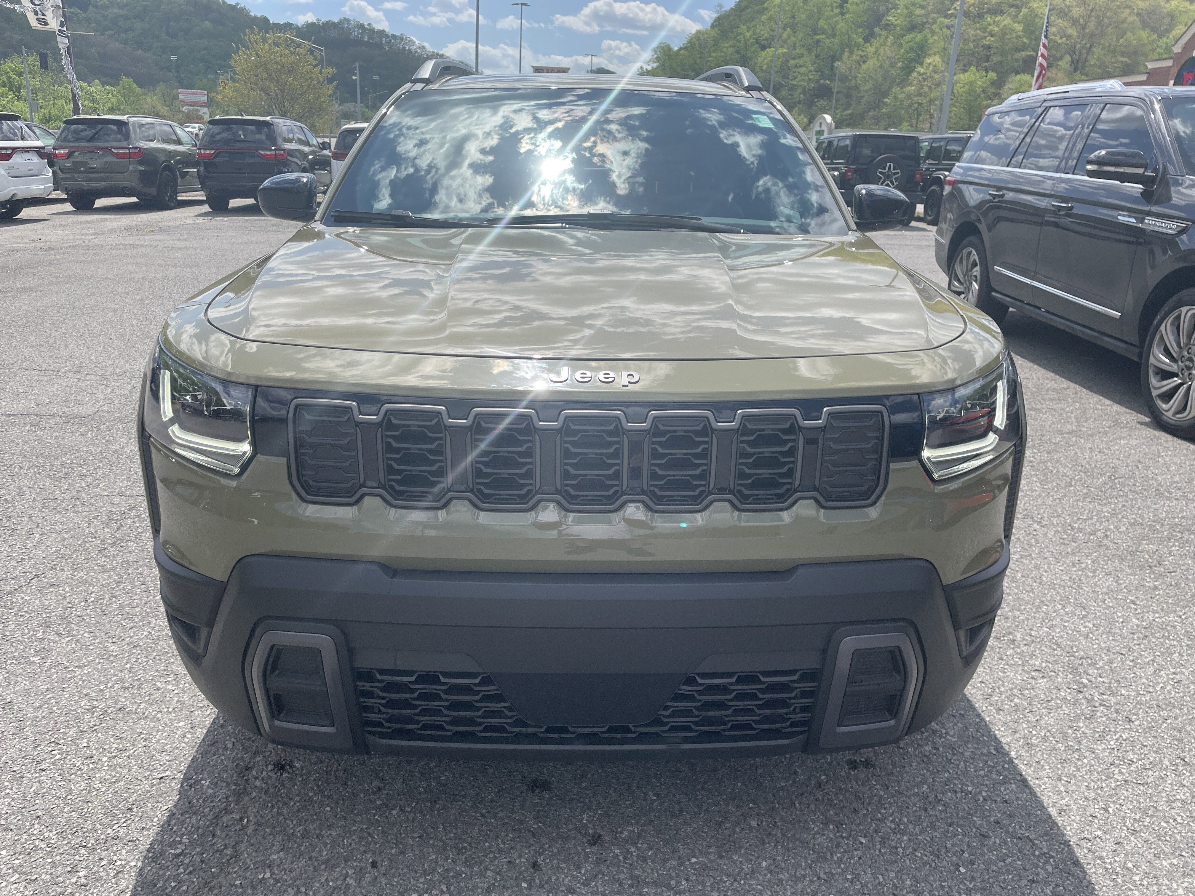 2026 Jeep Cherokee CHEROKEE LAREDO 4X4