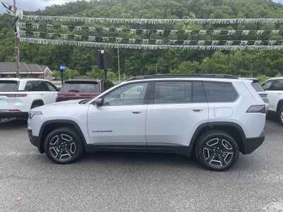 2026 Jeep Cherokee CHEROKEE LAREDO 4X4