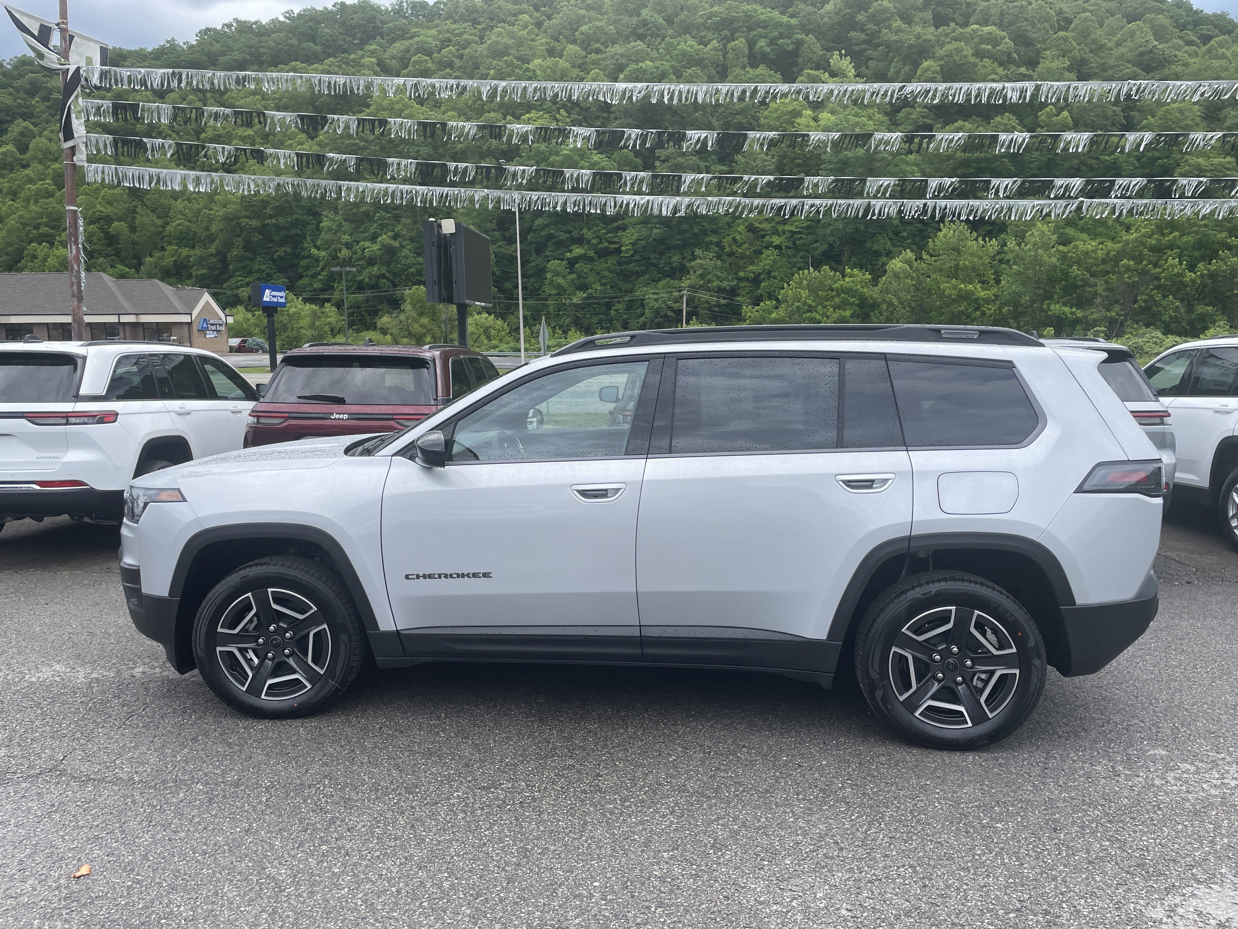 2026 Jeep Cherokee CHEROKEE LAREDO 4X4