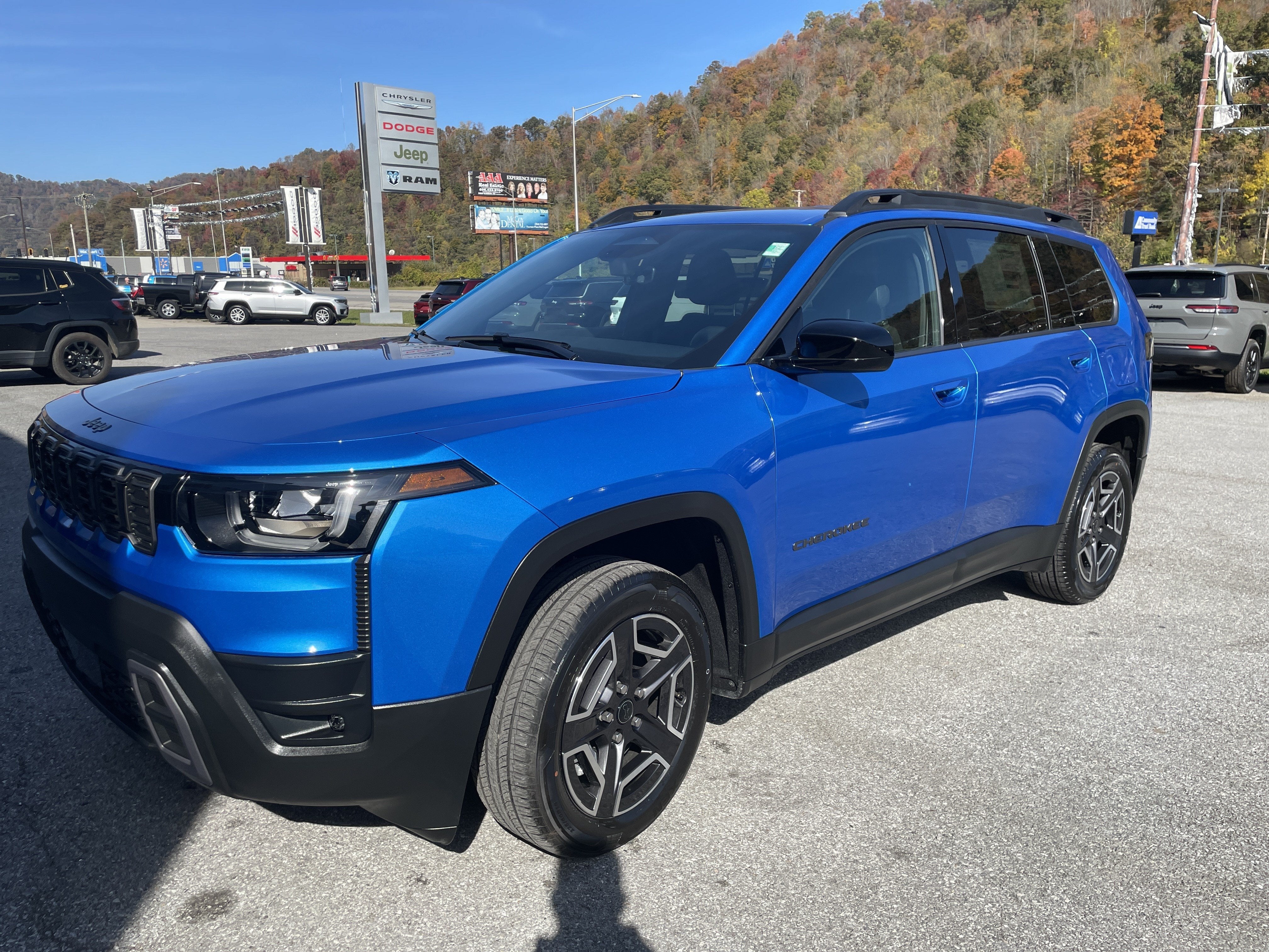 2027 Jeep Cherokee CHEROKEE LAREDO 4X4