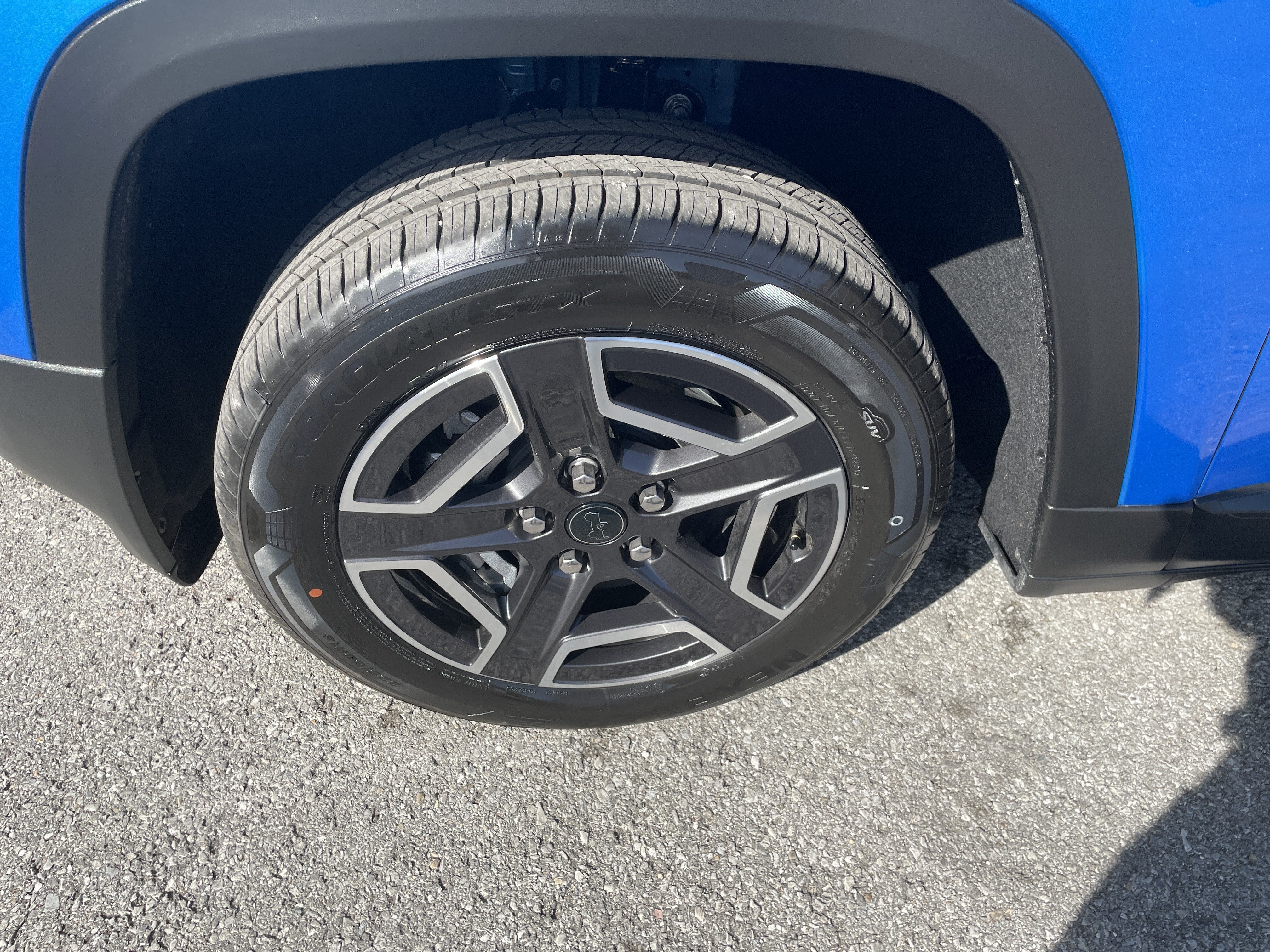 2027 Jeep Cherokee CHEROKEE LAREDO 4X4