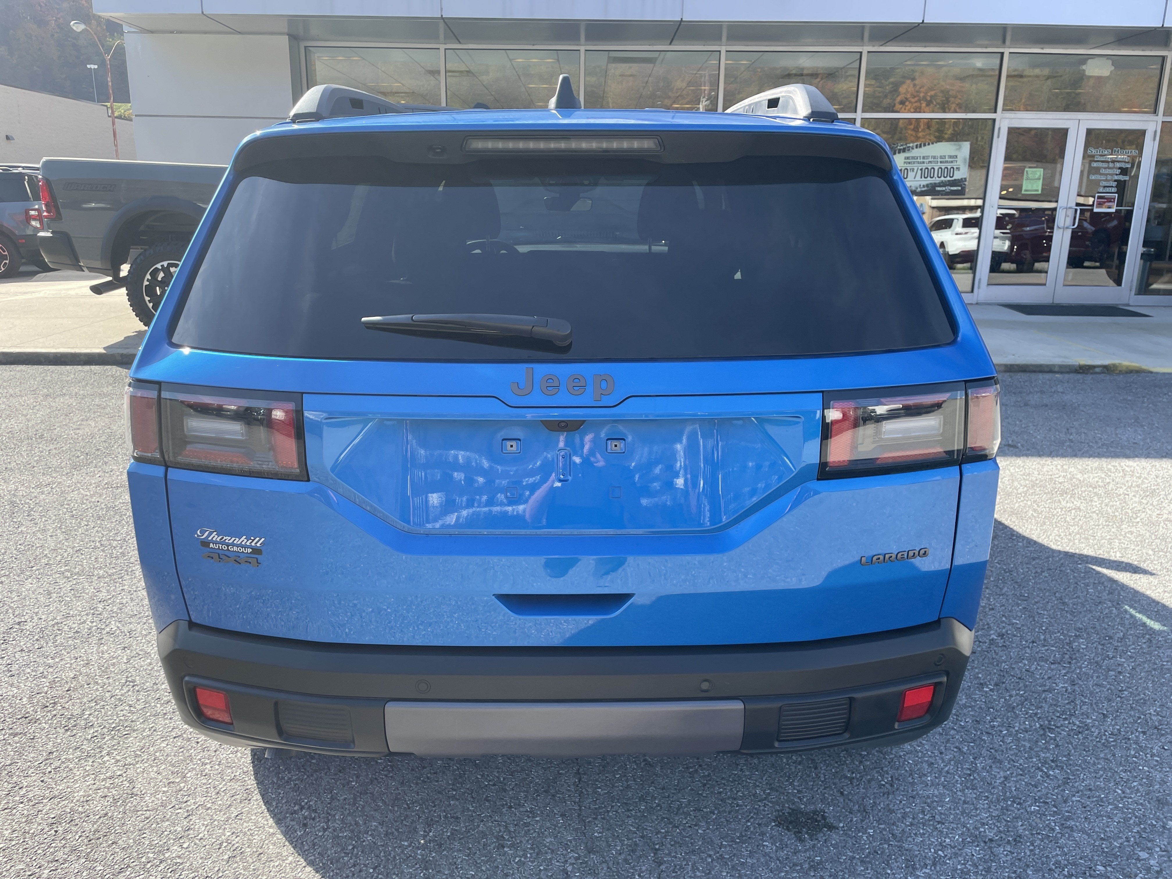 2027 Jeep Cherokee CHEROKEE LAREDO 4X4