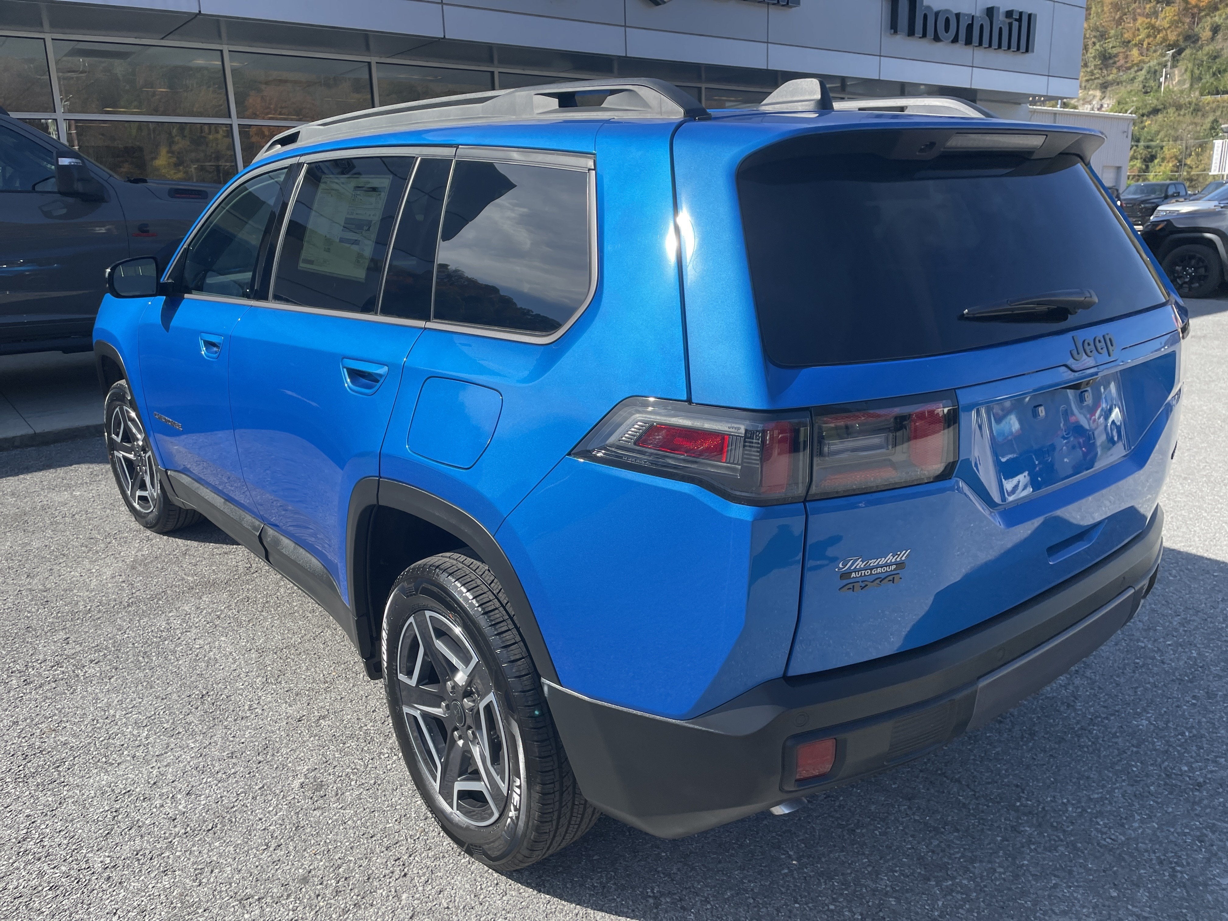 2027 Jeep Cherokee CHEROKEE LAREDO 4X4