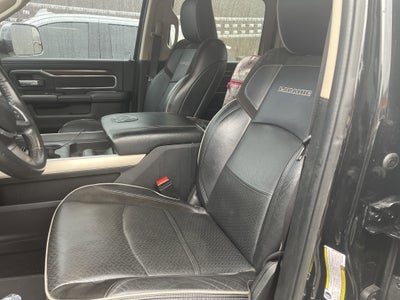 2022 RAM 3500 Laramie Crew Cab 4x4 6'4' Box