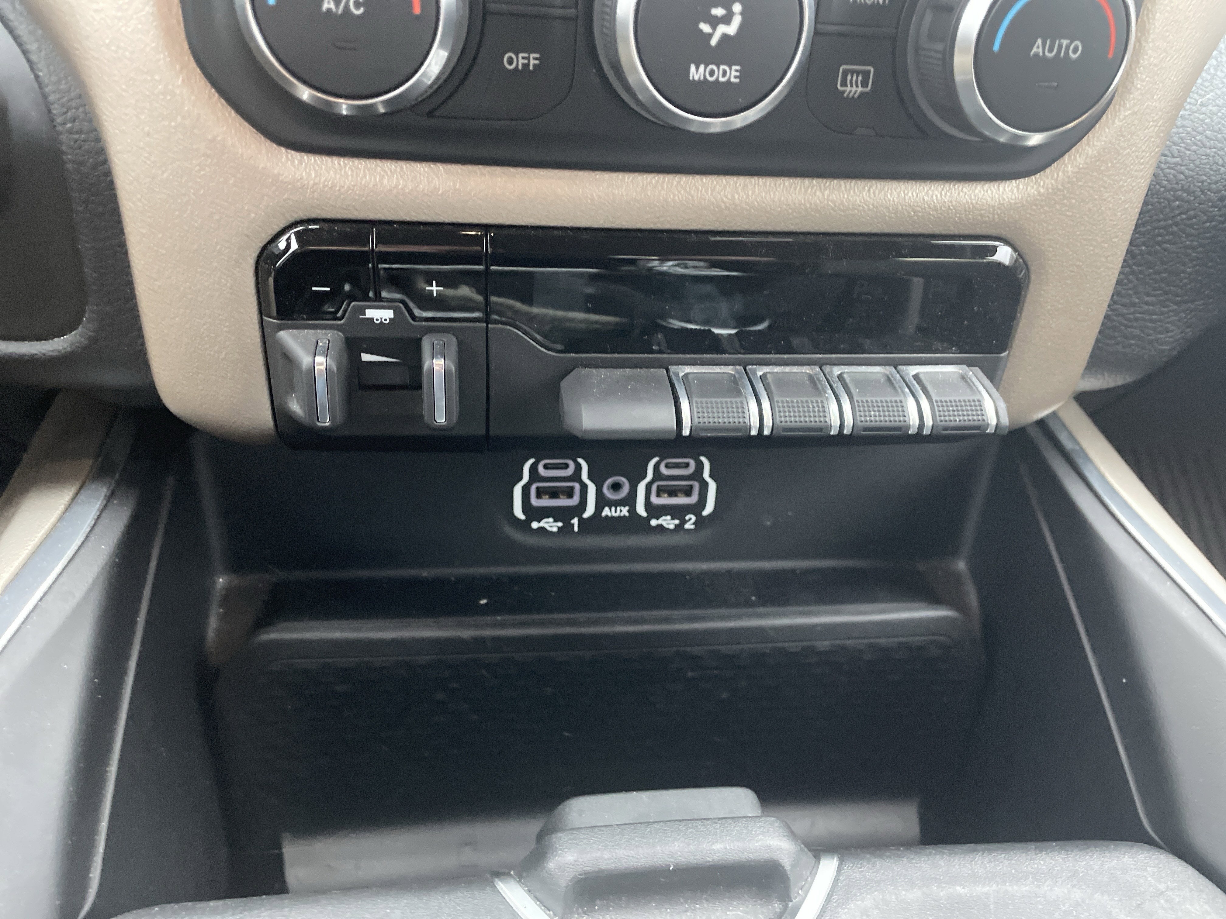 2022 RAM 3500 Laramie Crew Cab 4x4 6'4' Box