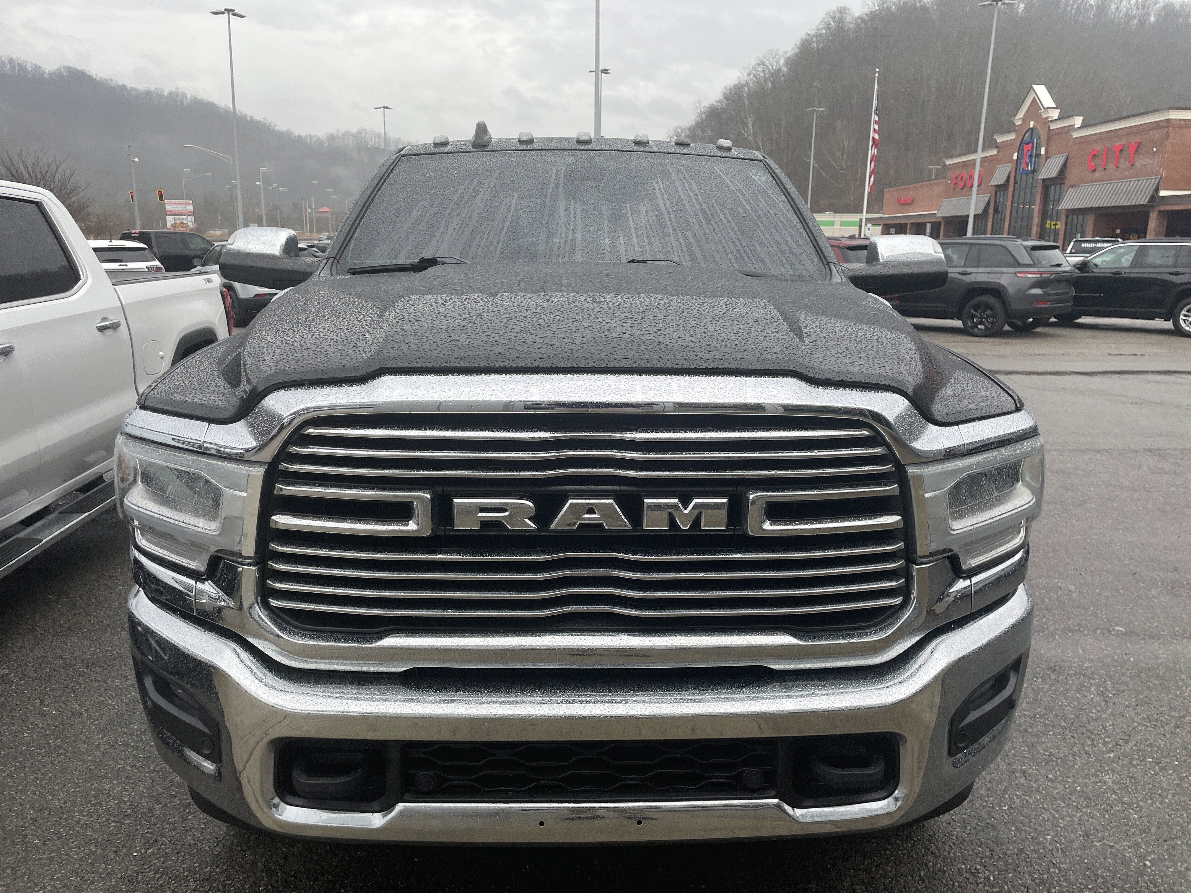 2022 RAM 3500 Laramie Crew Cab 4x4 6'4' Box
