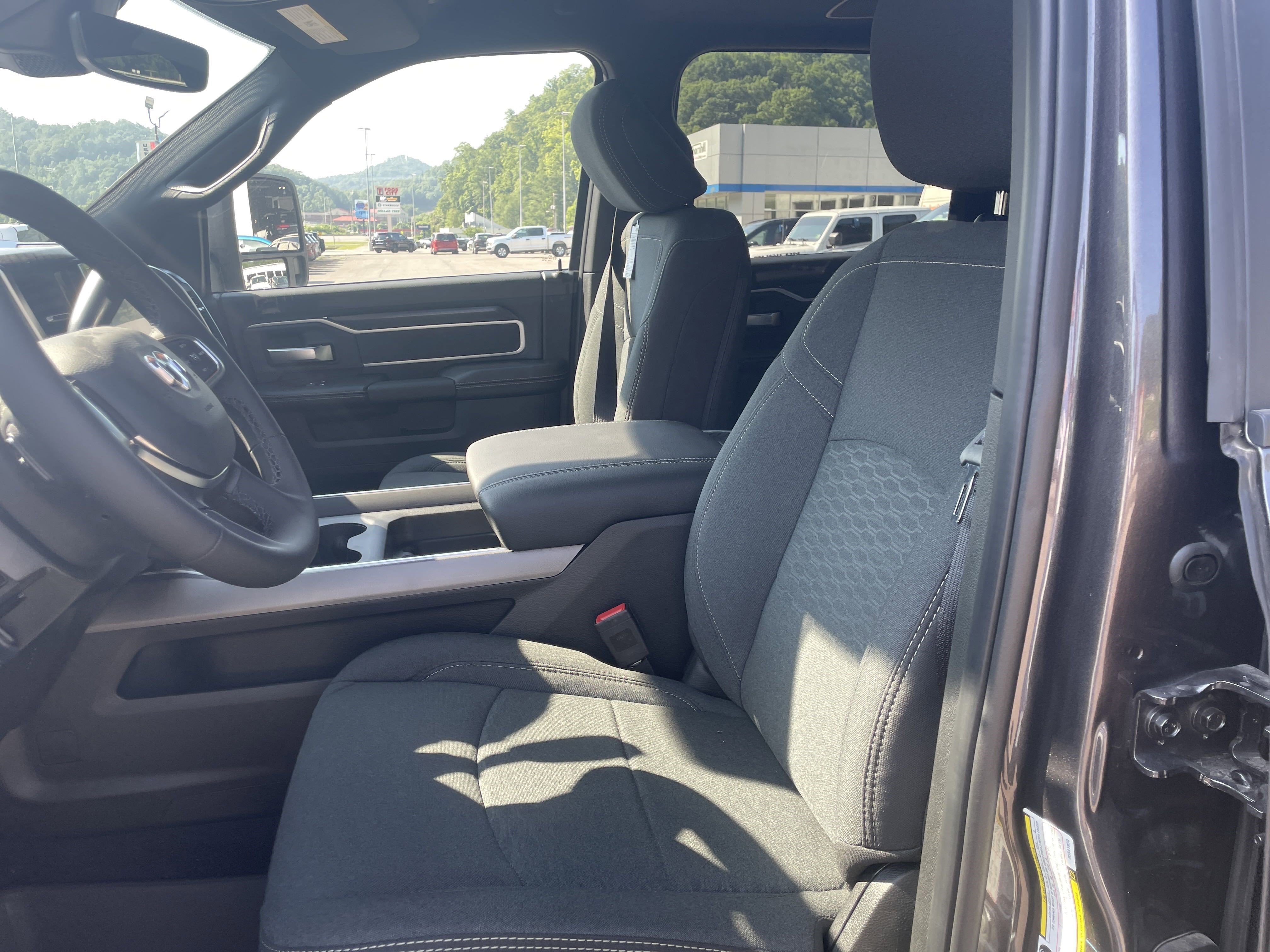 2025 RAM Ram 2500 RAM 2500 BIG HORN CREW CAB 4X4 6'4' BOX