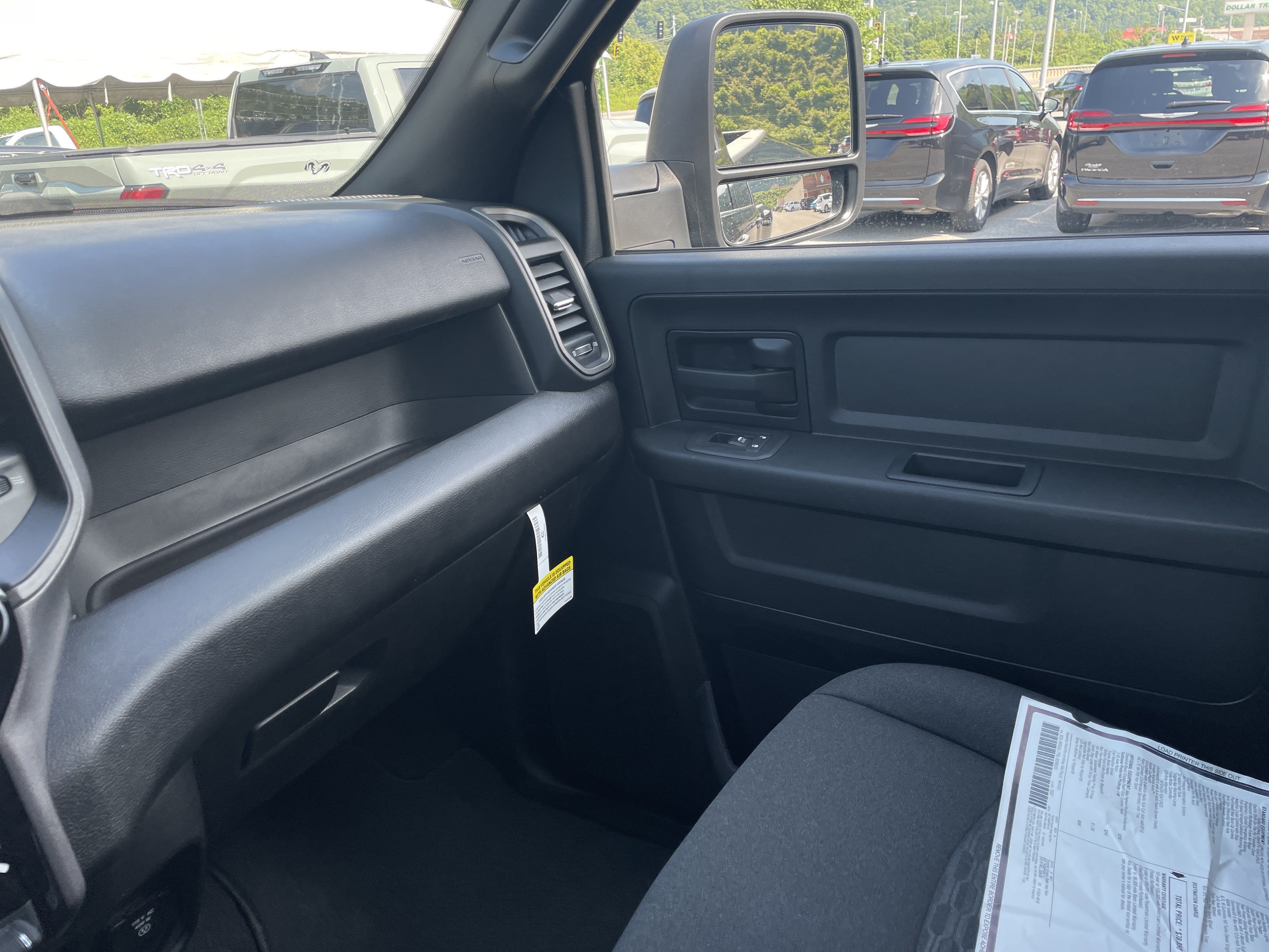 2026 RAM Ram 3500 RAM 3500 TRADESMAN CREW CAB 4X4 8' BOX
