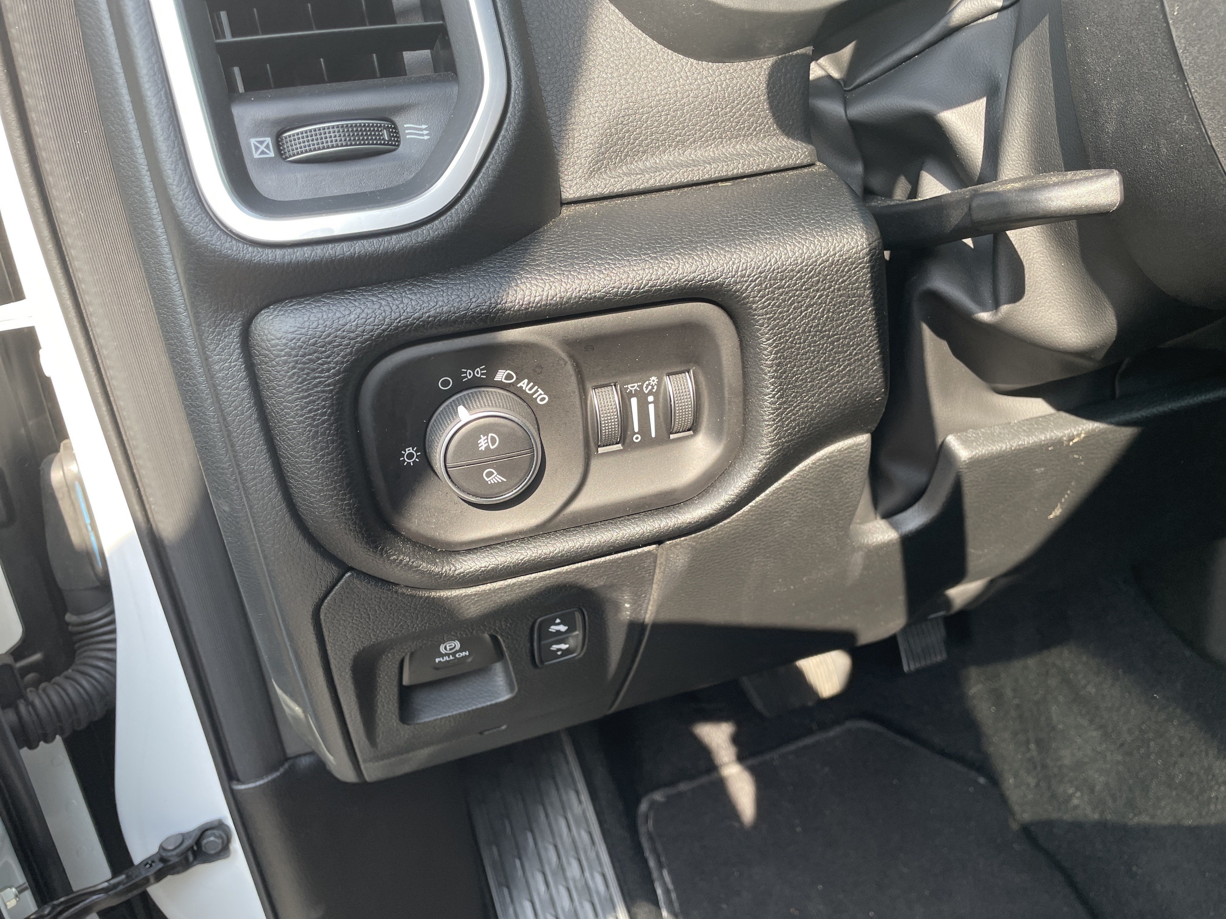 2026 RAM 1500 Big Horn Crew Cab 4x4 5'7' Box