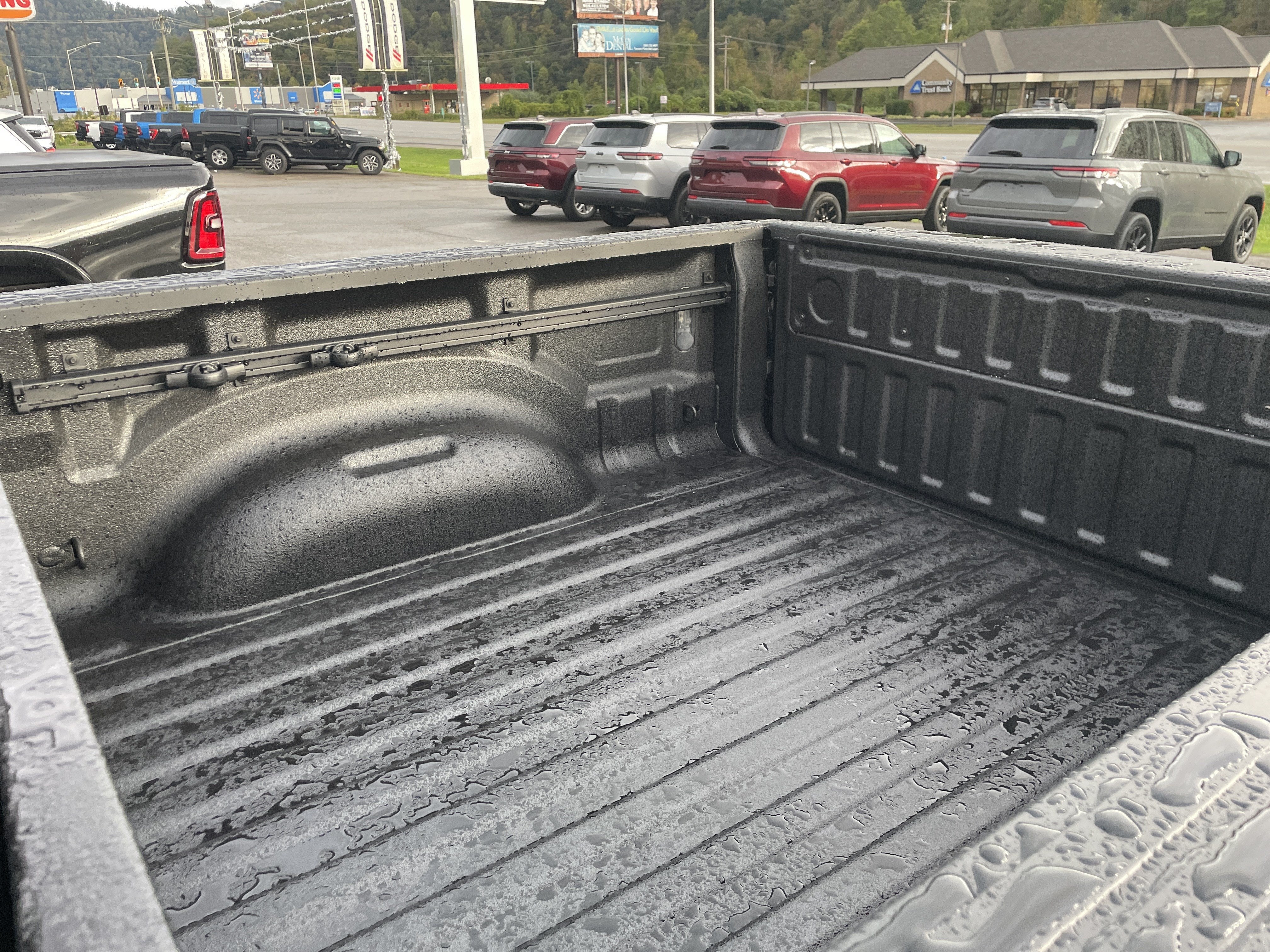 2027 RAM Ram 1500 RAM 1500 EXPRESS CREW CAB 4X4 5'7' BOX