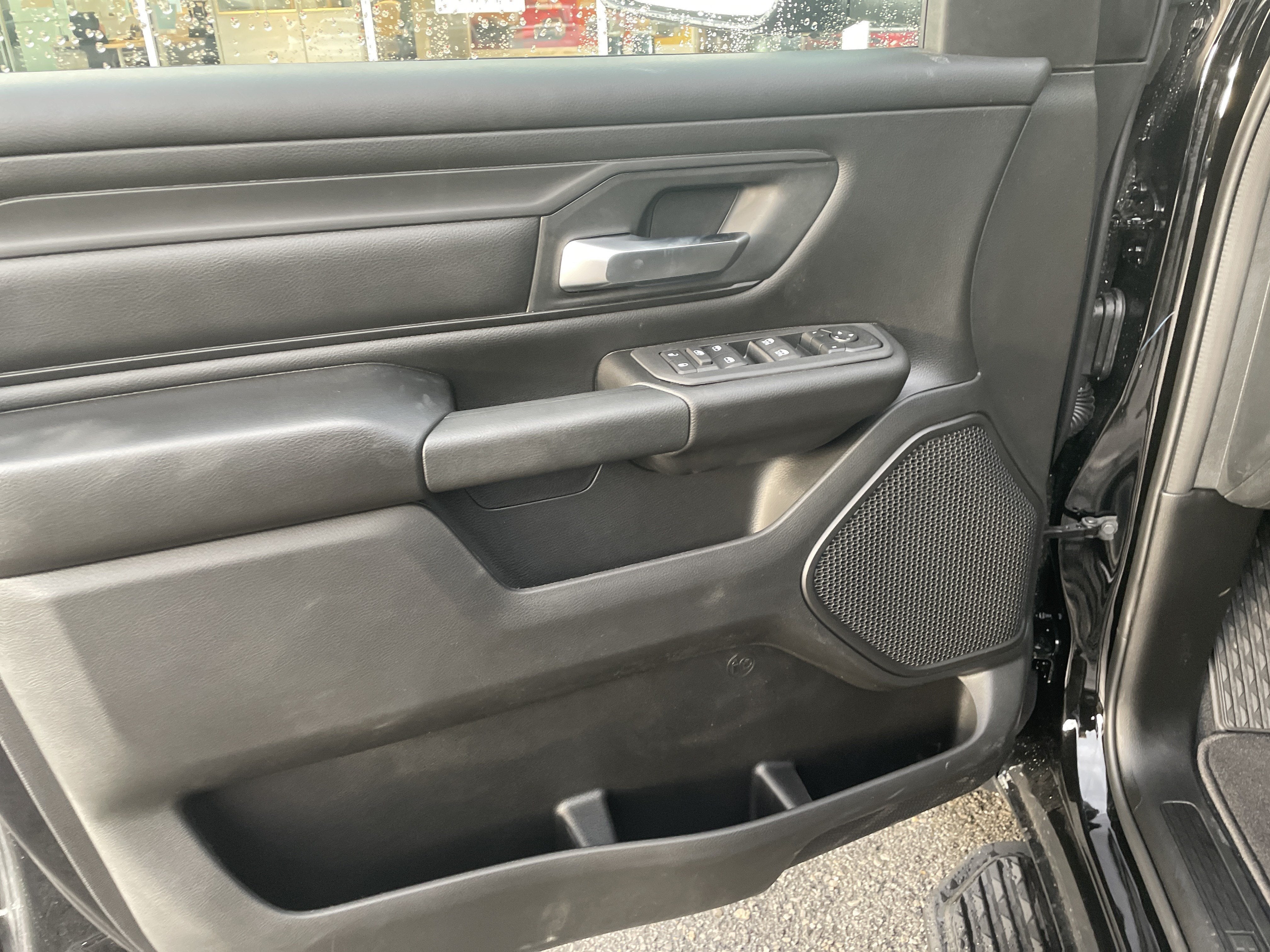 2027 RAM Ram 1500 RAM 1500 EXPRESS CREW CAB 4X4 5'7' BOX