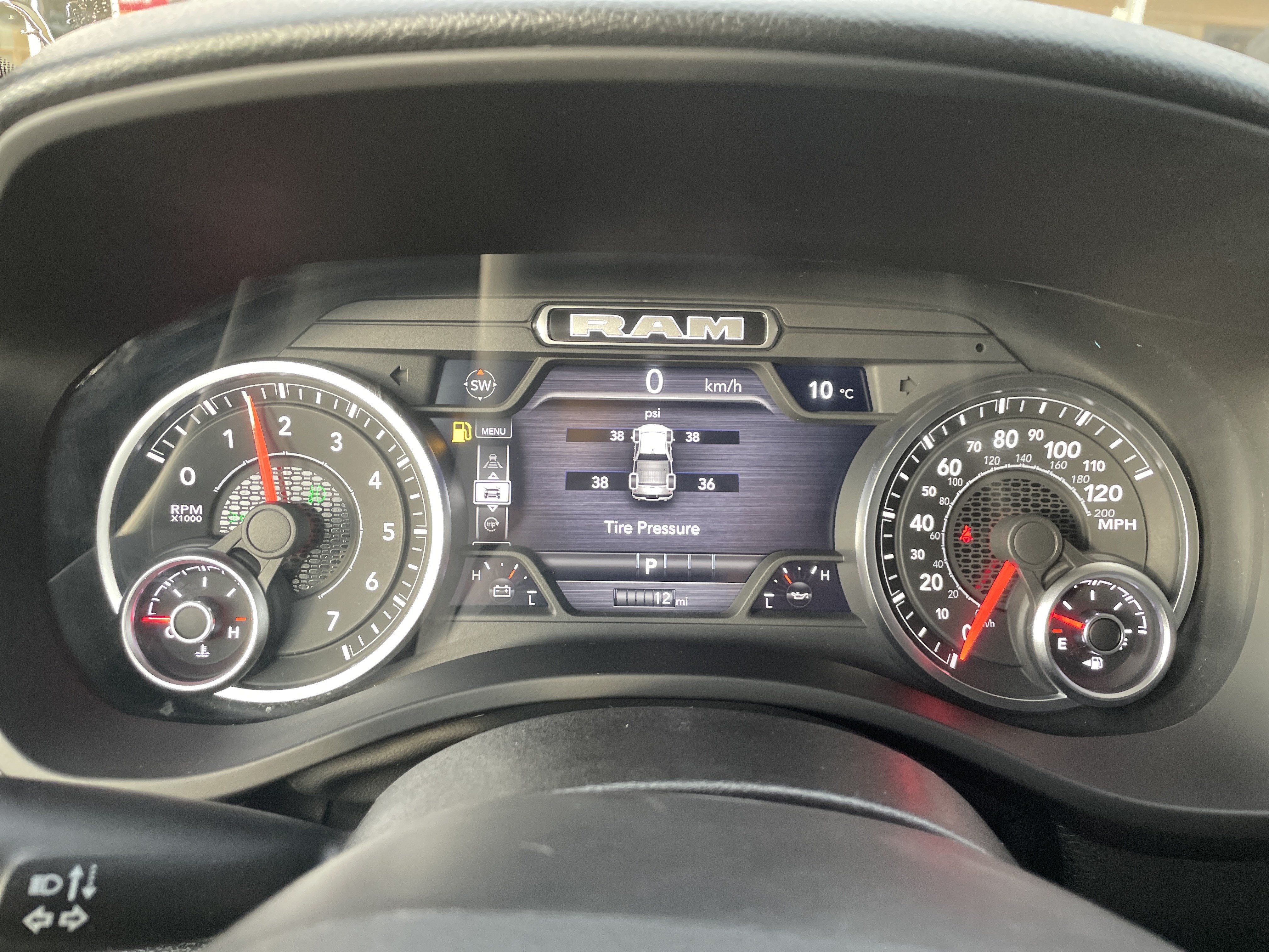 2027 RAM Ram 1500 RAM 1500 EXPRESS CREW CAB 4X4 5'7' BOX