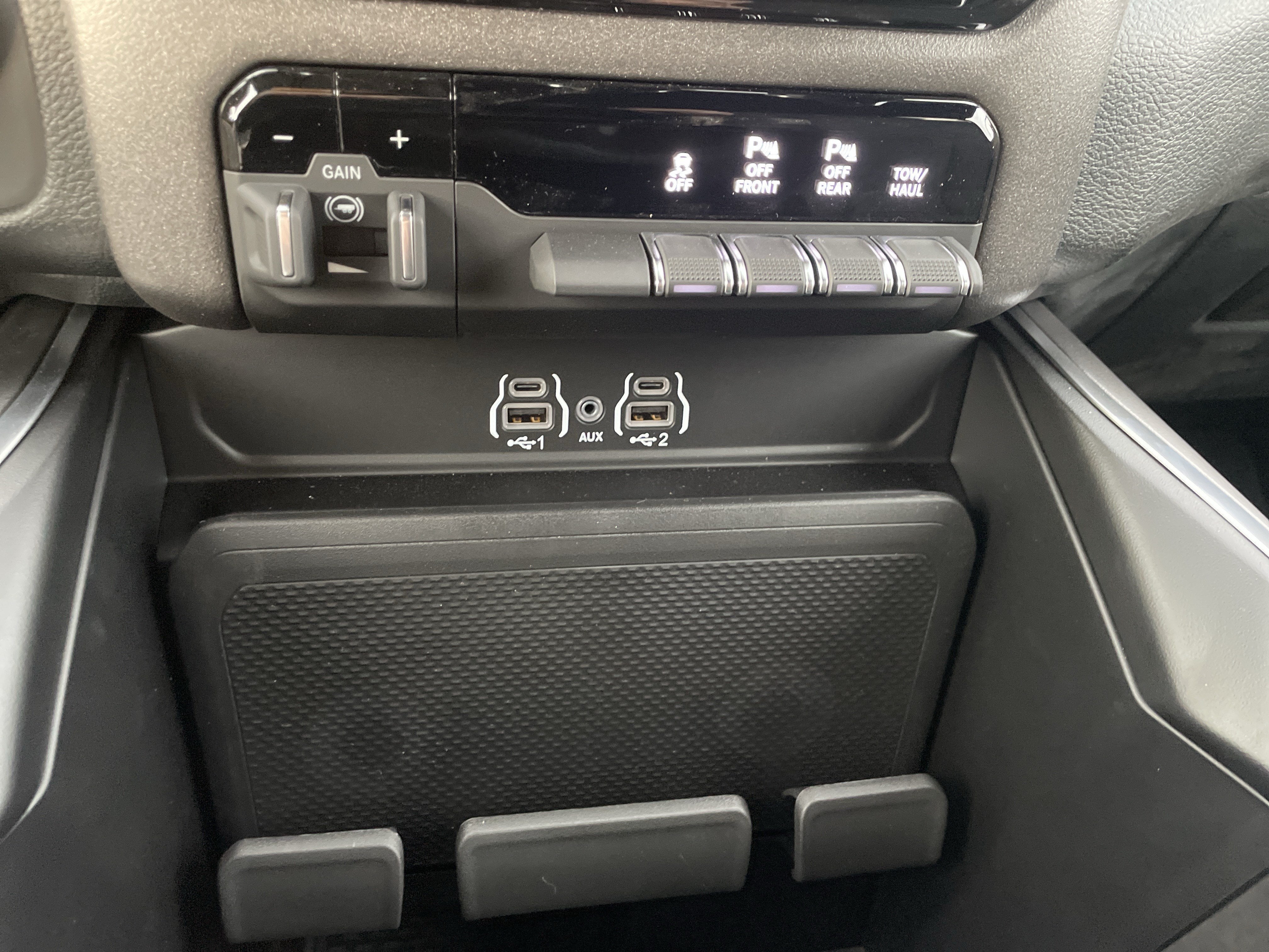2027 RAM Ram 1500 RAM 1500 EXPRESS CREW CAB 4X4 5'7' BOX