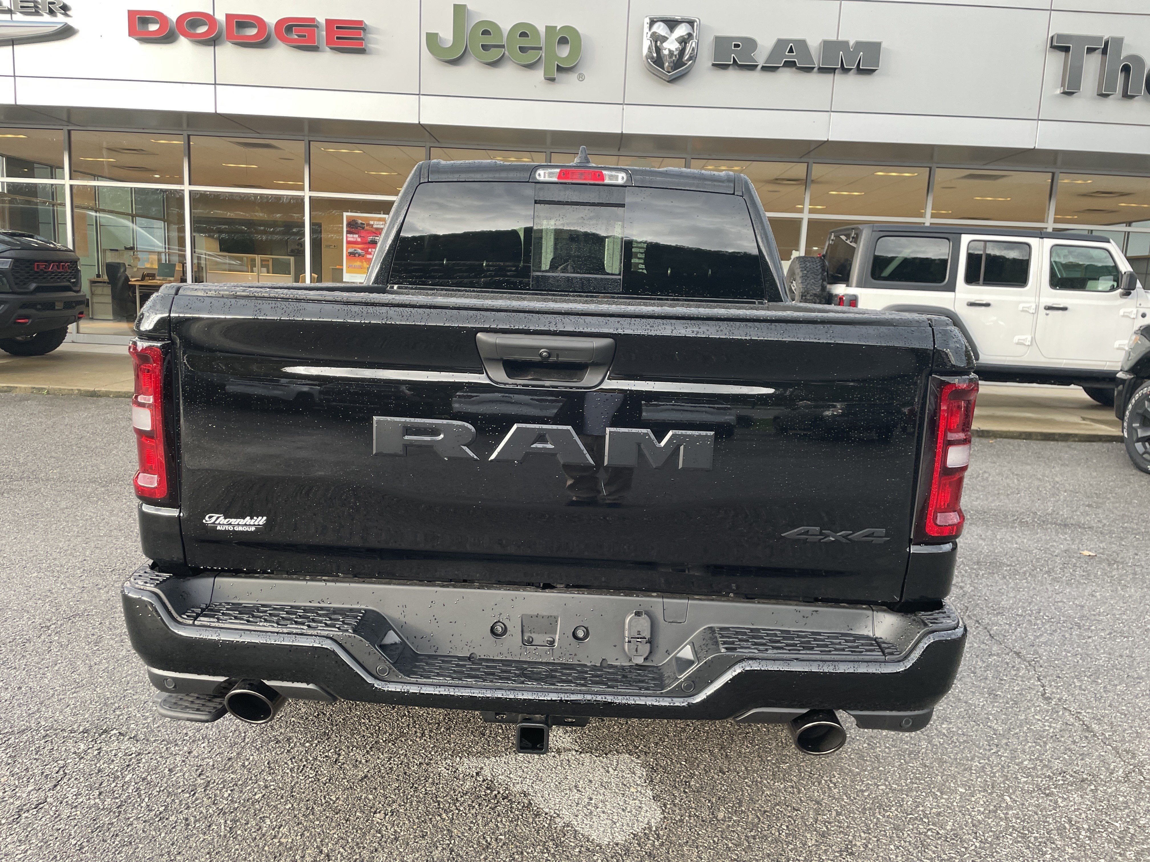 2027 RAM Ram 1500 RAM 1500 EXPRESS CREW CAB 4X4 5'7' BOX