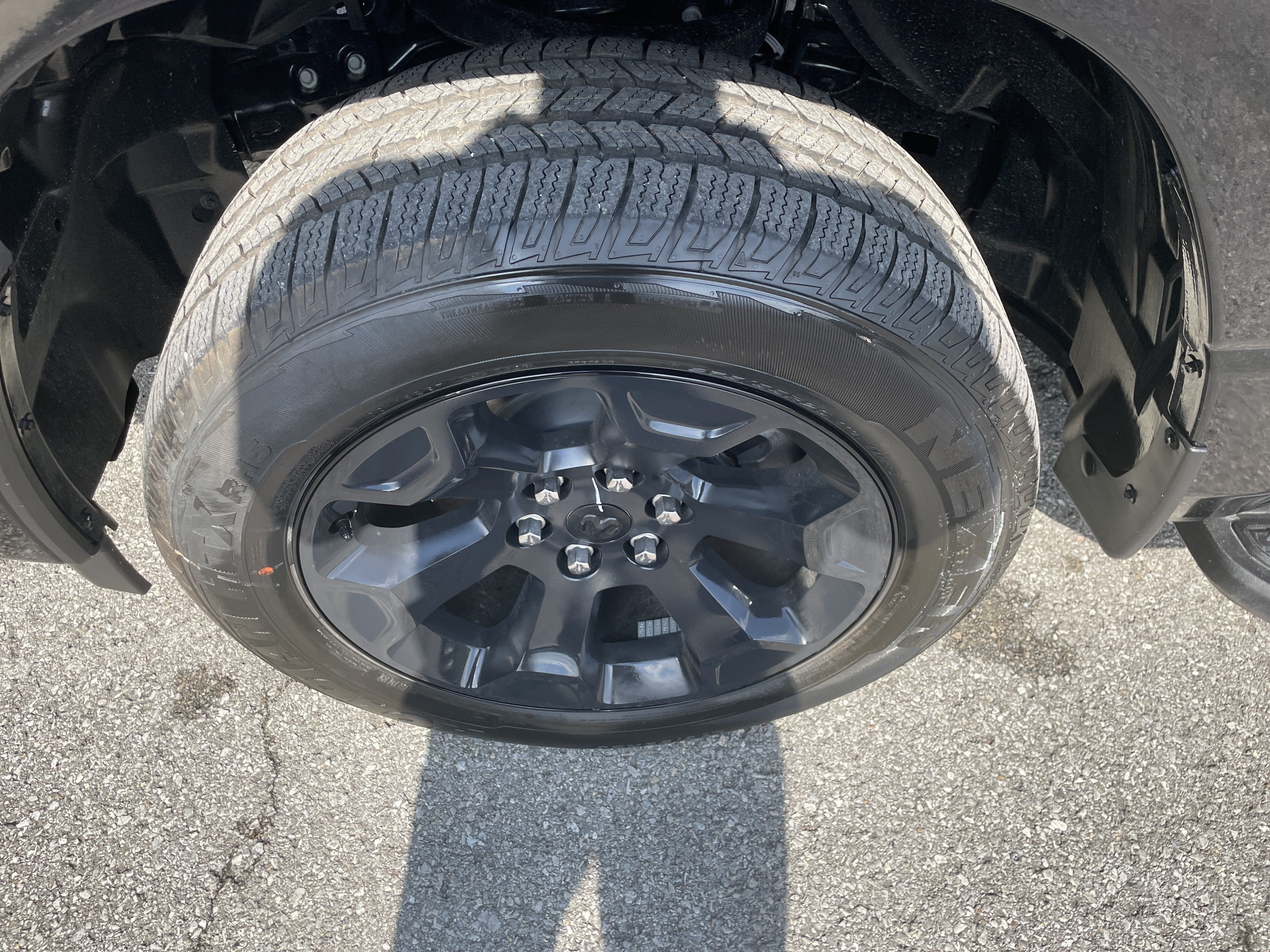 2027 RAM Ram 1500 RAM 1500 EXPRESS CREW CAB 4X4 5'7' BOX