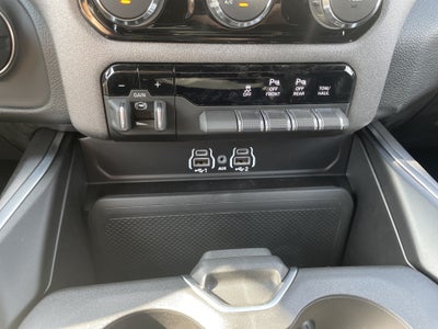2027 RAM Ram 1500 RAM 1500 EXPRESS CREW CAB 4X4 5'7' BOX