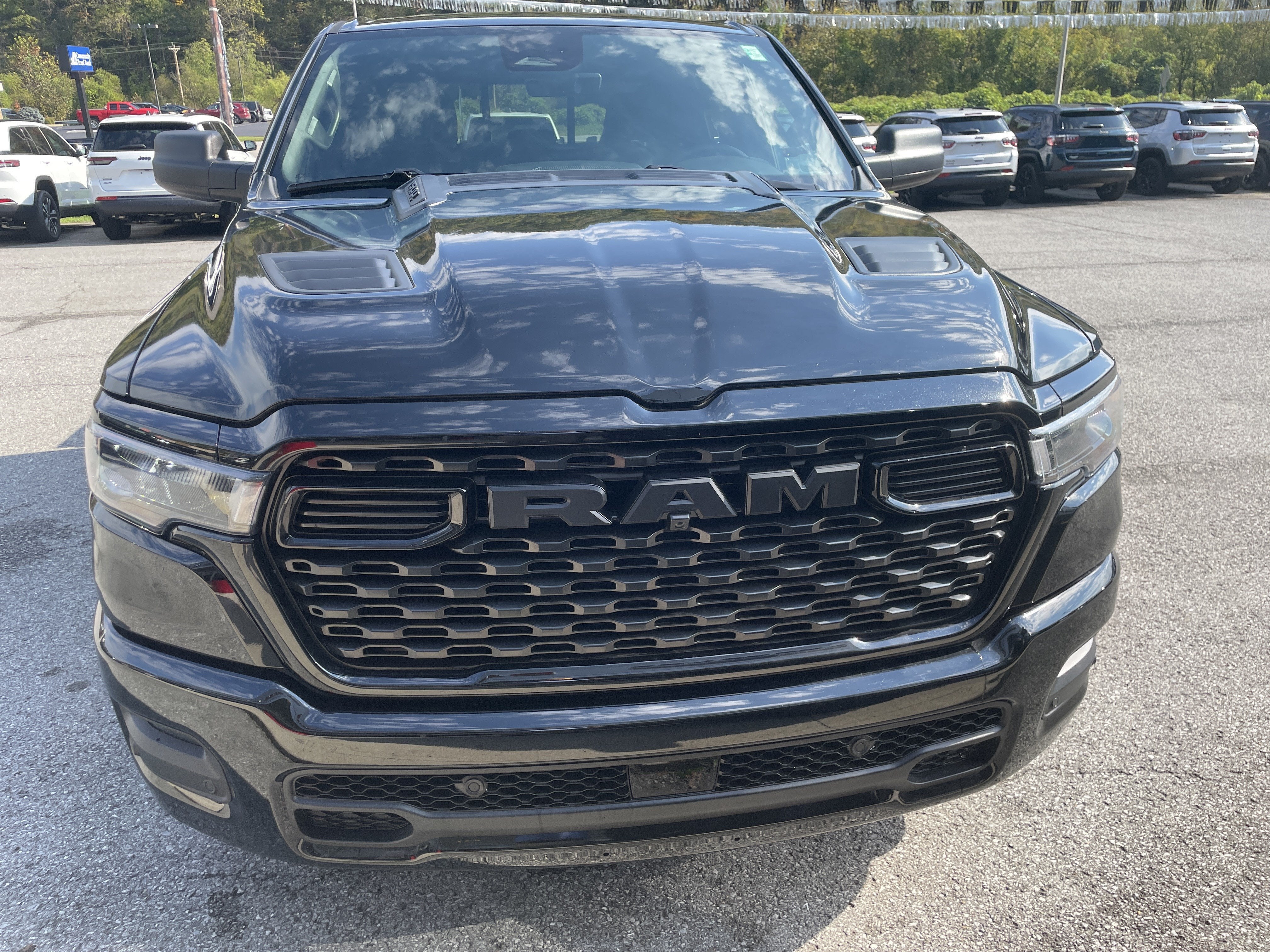 2027 RAM Ram 1500 RAM 1500 EXPRESS CREW CAB 4X4 5'7' BOX