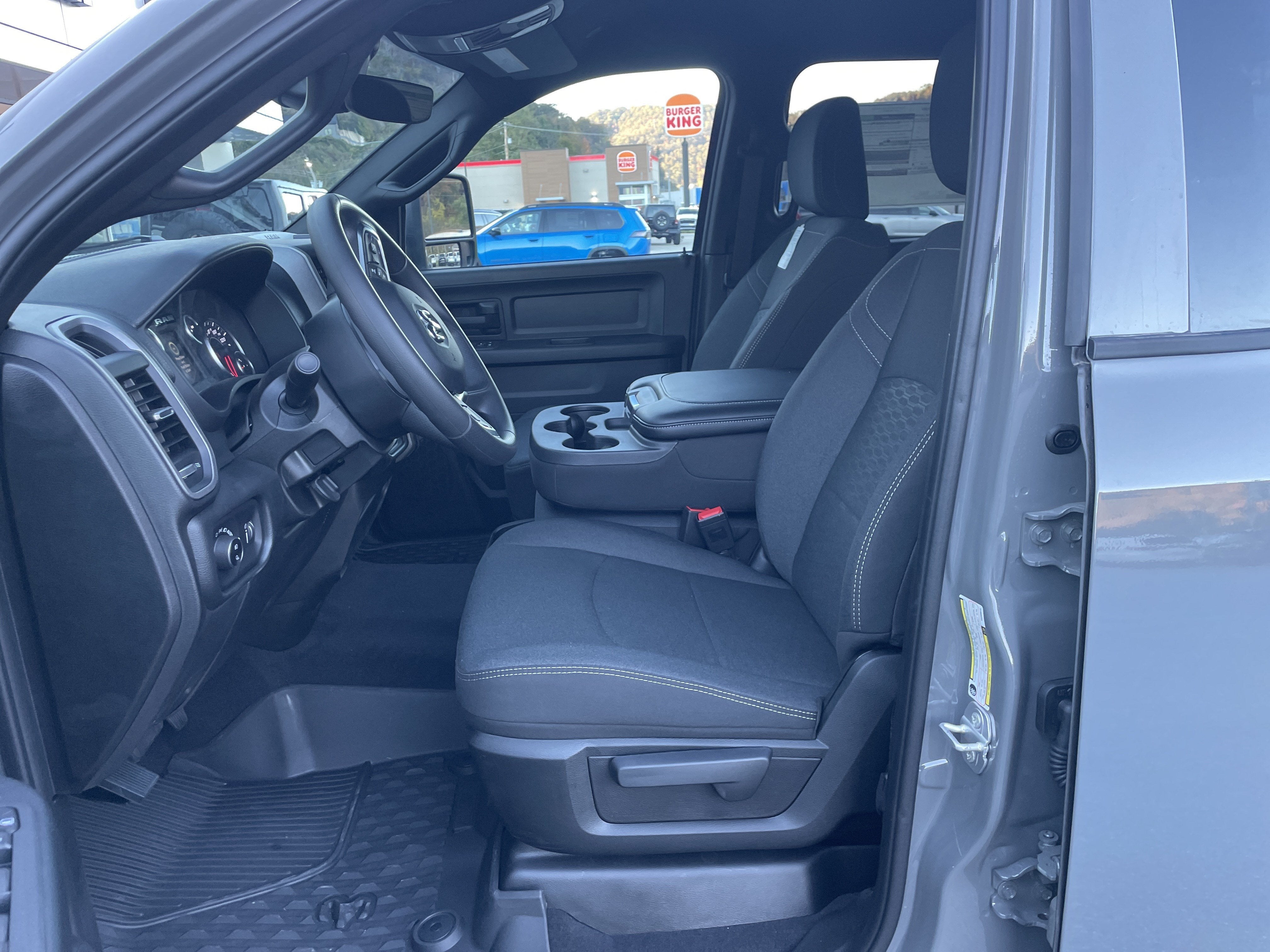 2027 RAM Ram 2500 RAM 2500 WARLOCK CREW CAB 4X4 6'4' BOX