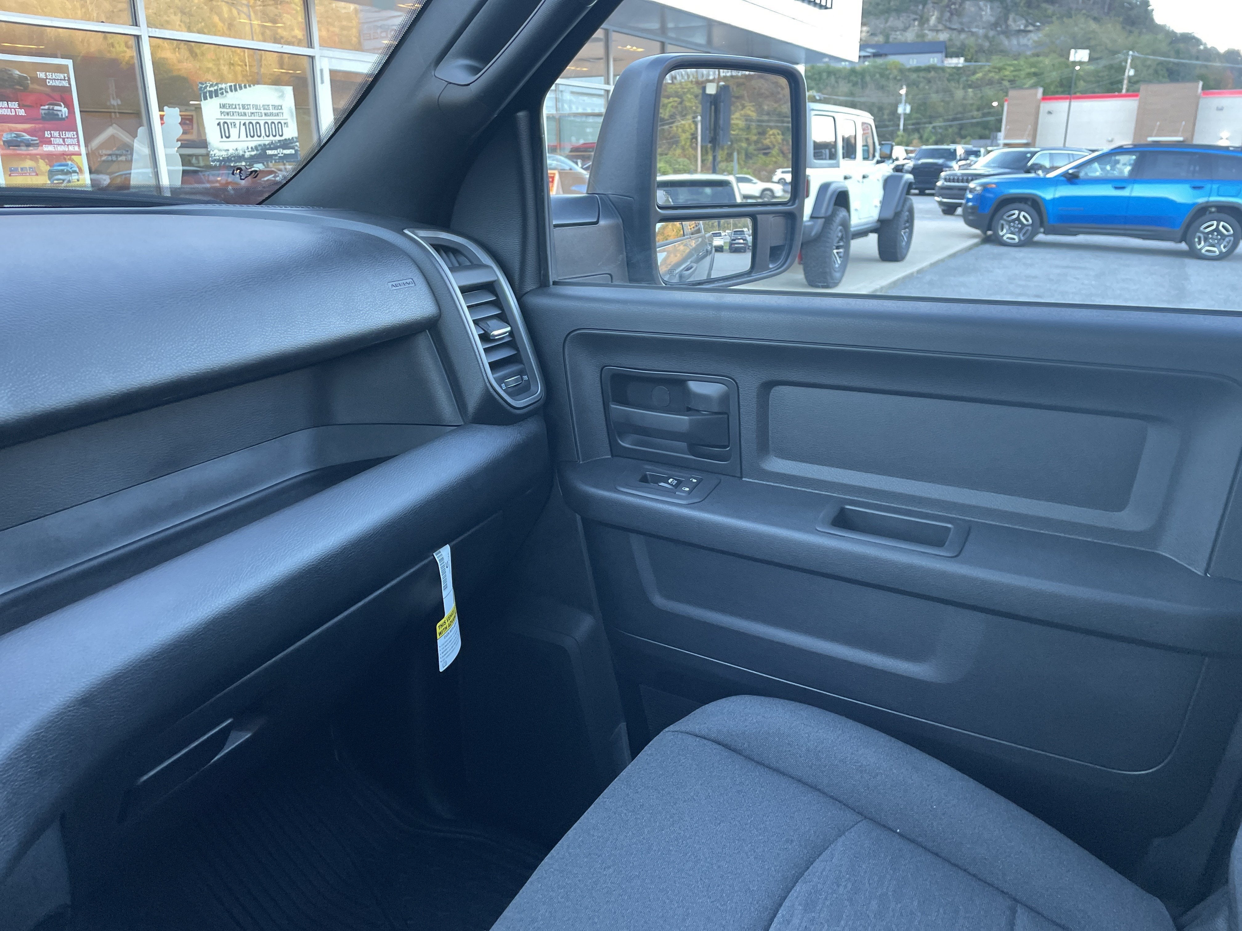 2027 RAM Ram 2500 RAM 2500 WARLOCK CREW CAB 4X4 6'4' BOX