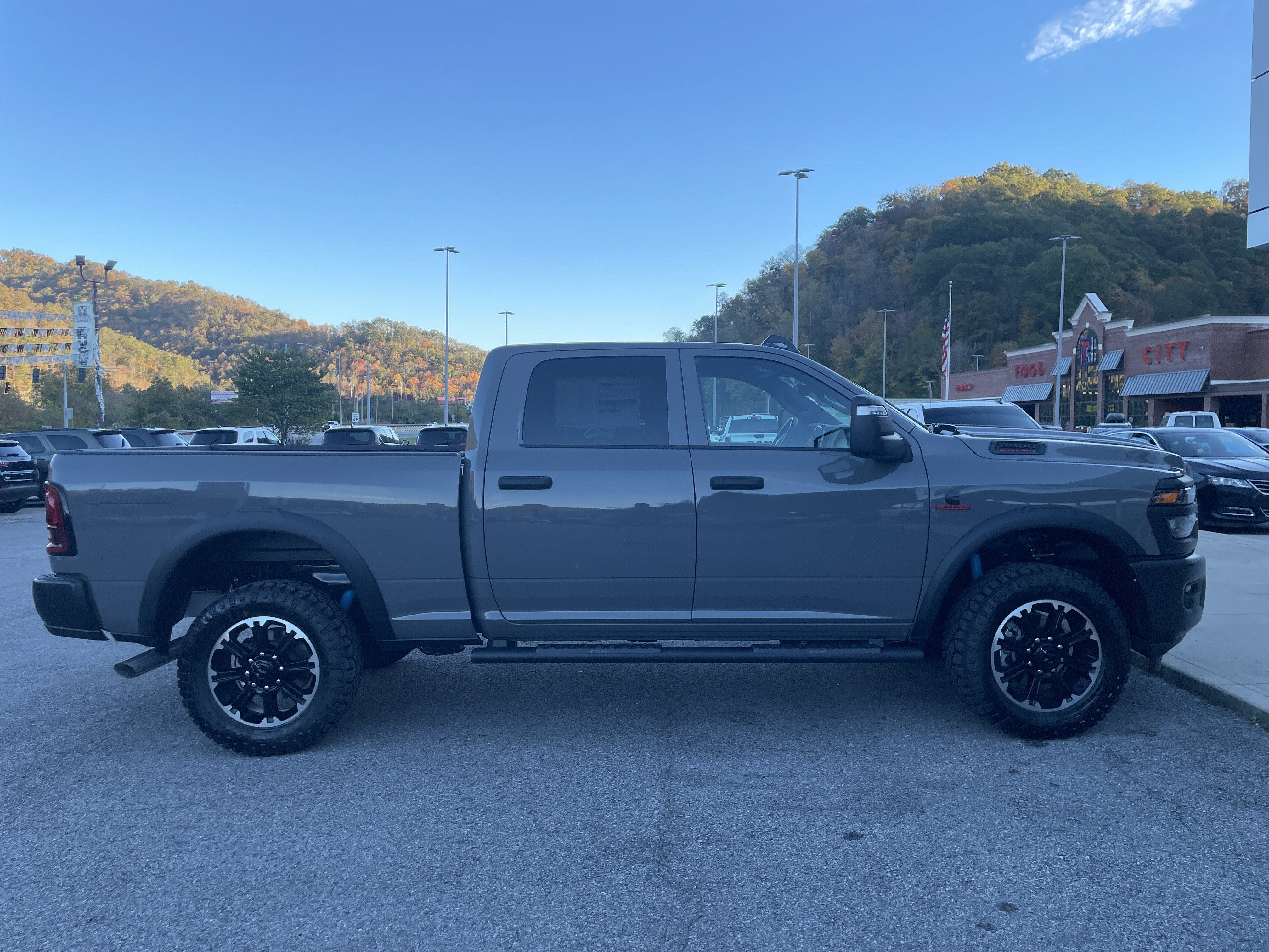 2027 RAM Ram 2500 RAM 2500 WARLOCK CREW CAB 4X4 6'4' BOX