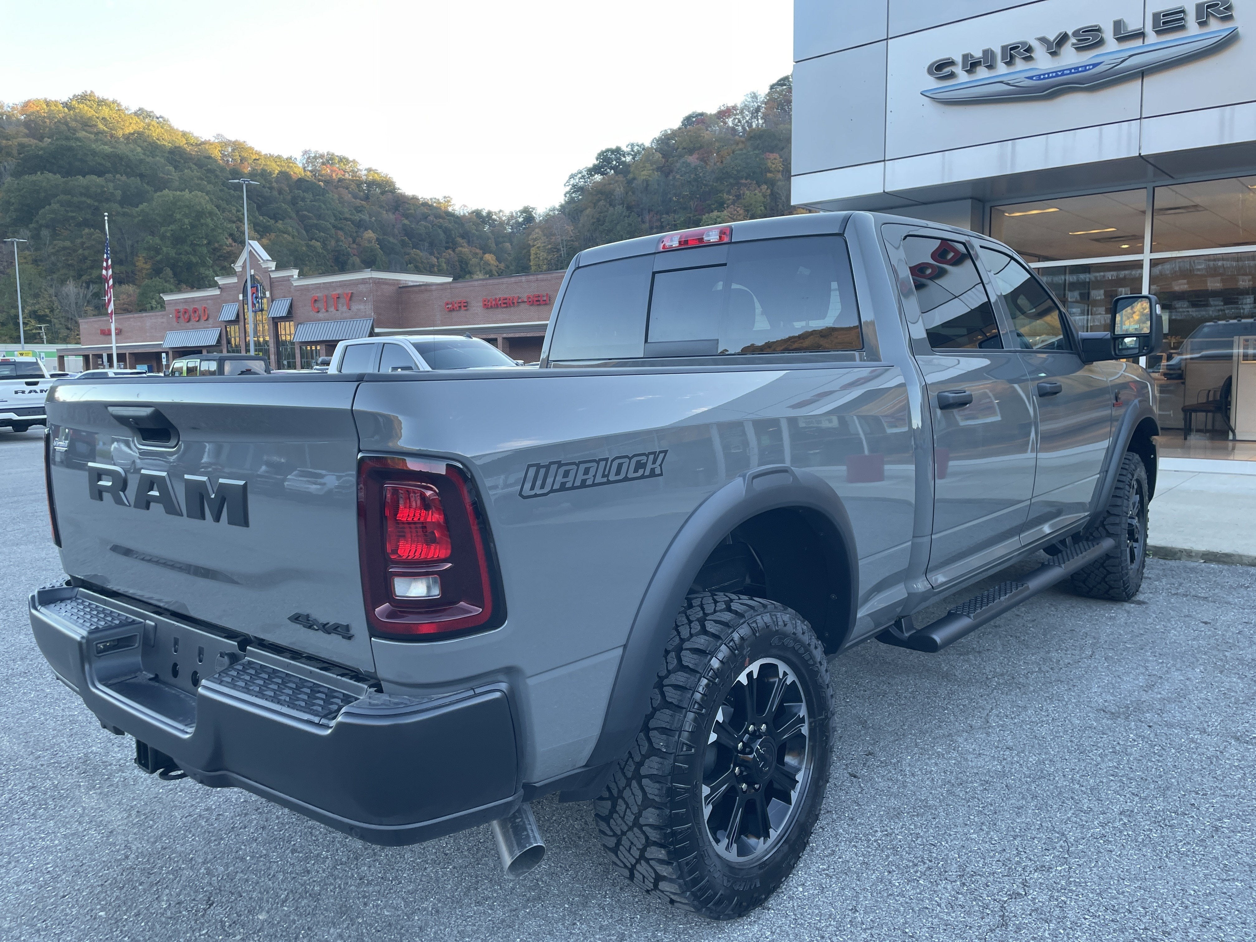 2027 RAM Ram 2500 RAM 2500 WARLOCK CREW CAB 4X4 6'4' BOX