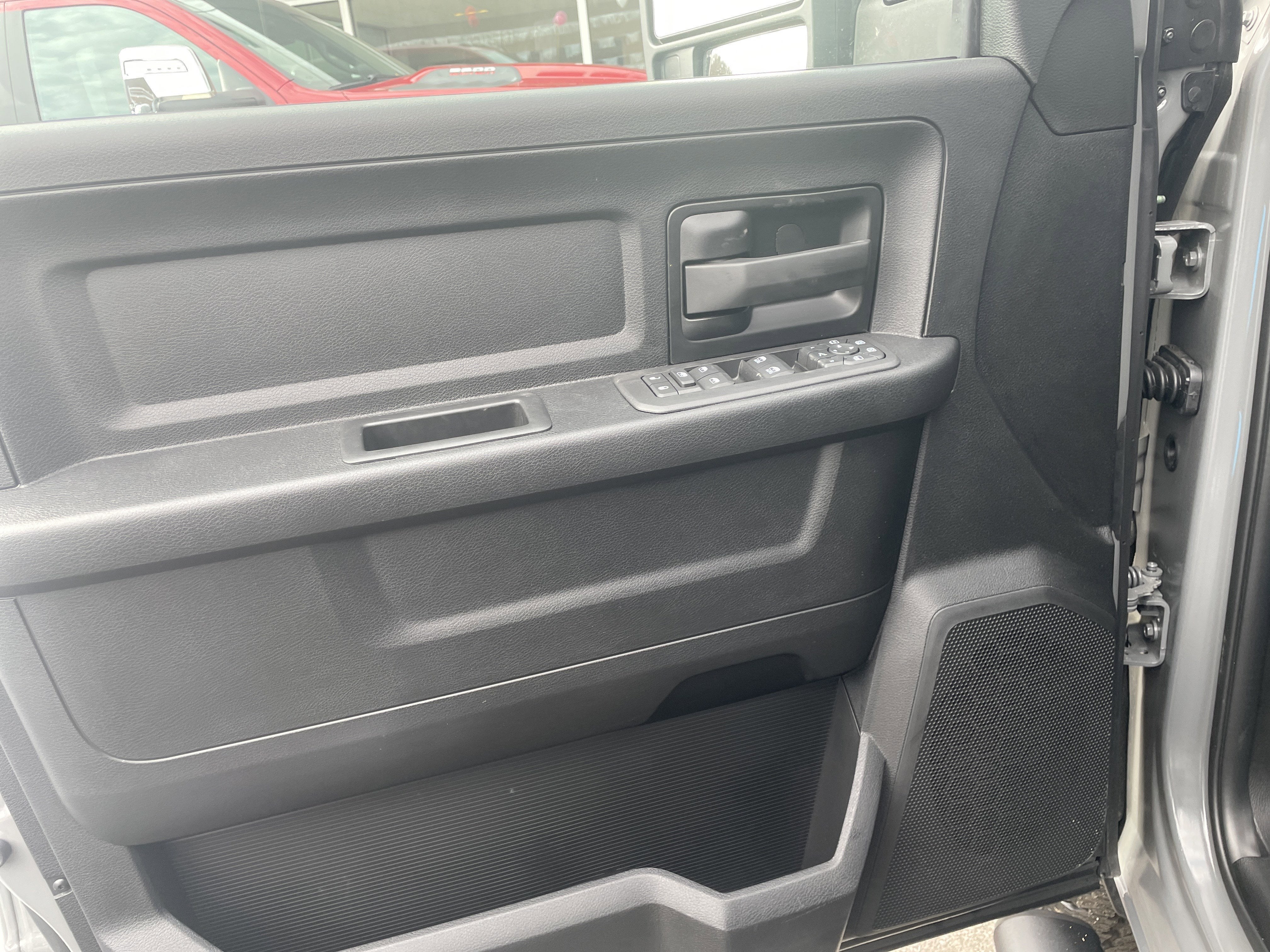 2026 RAM Ram 2500 RAM 2500 BLACK EXPRESS CREW CAB 4X4 8' BOX