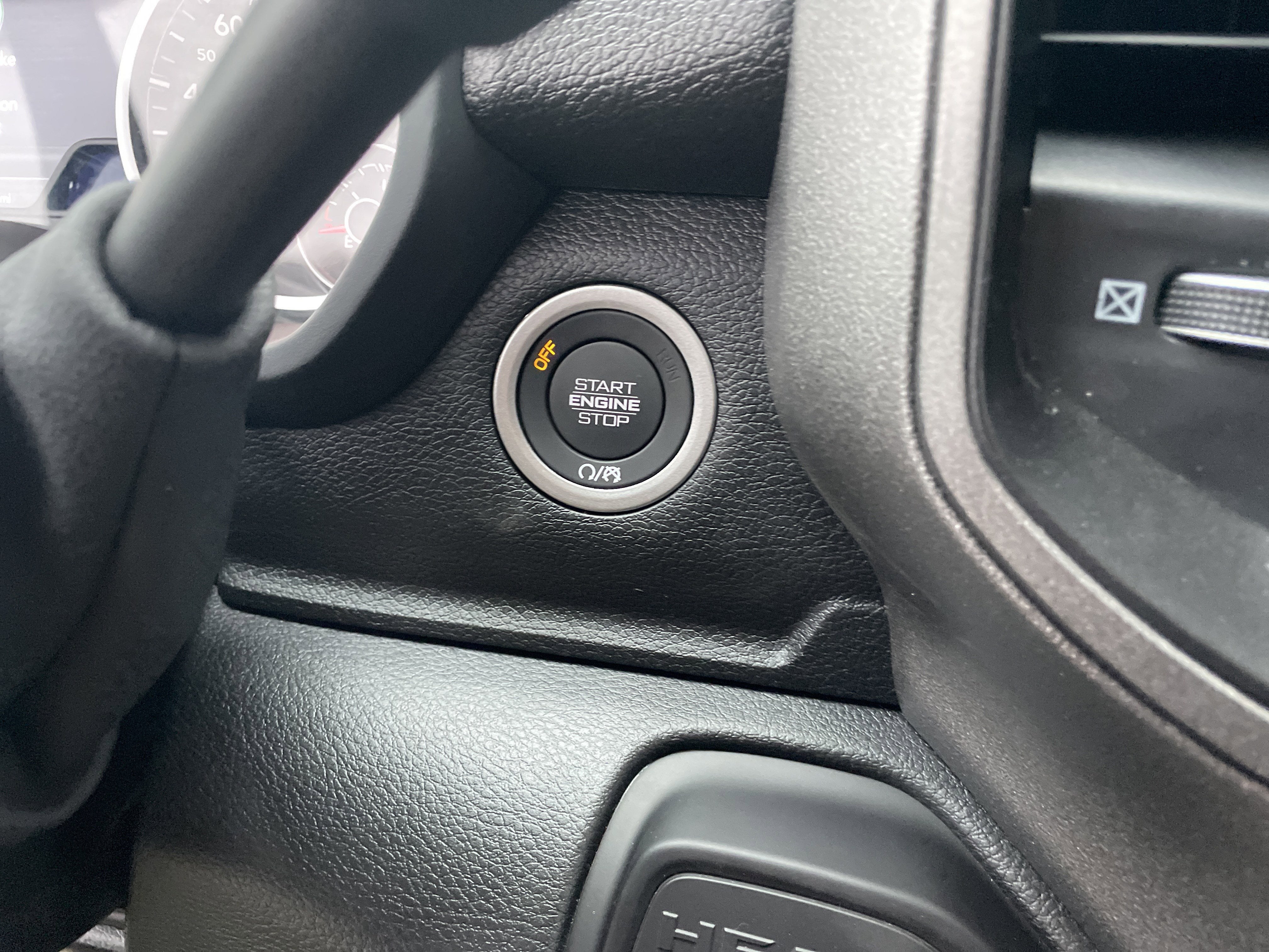 2026 RAM Ram 2500 RAM 2500 BLACK EXPRESS CREW CAB 4X4 8' BOX