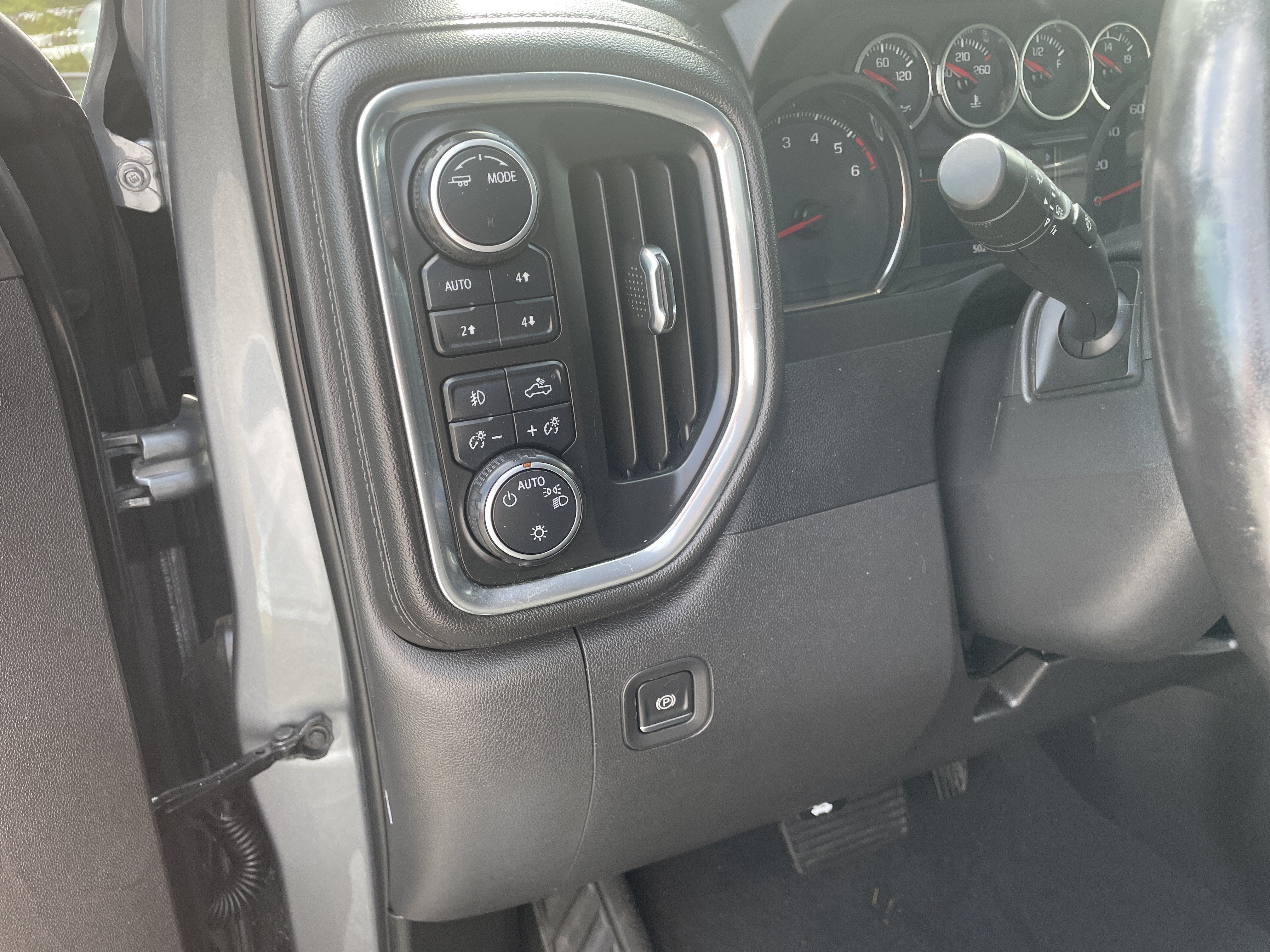 2022 Chevrolet Silverado 1500 LTD 4WD Crew Cab Short Bed LT Trail Boss