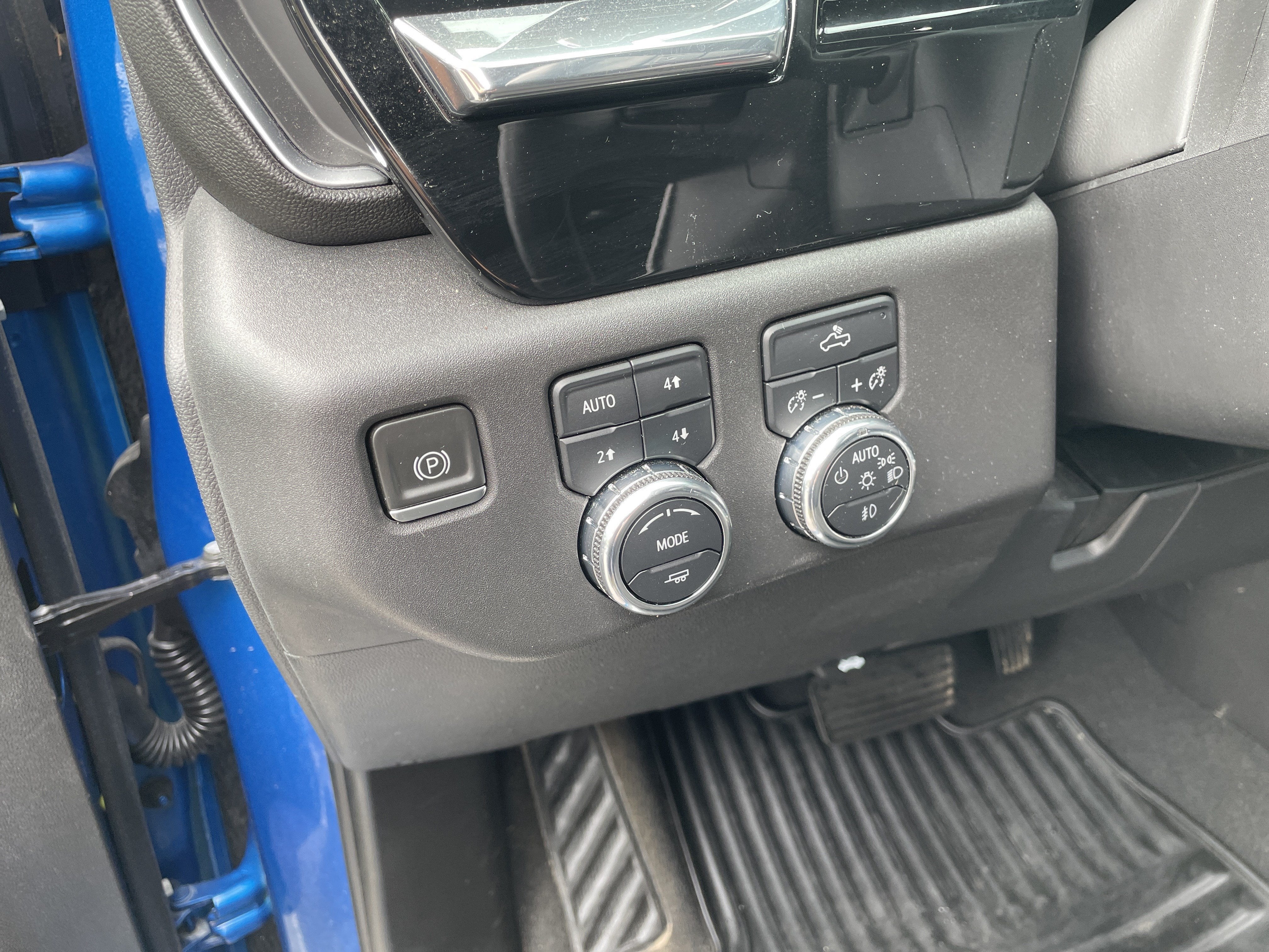 2023 GMC Sierra 1500 4WD Crew Cab Short Box Elevation with 3SB