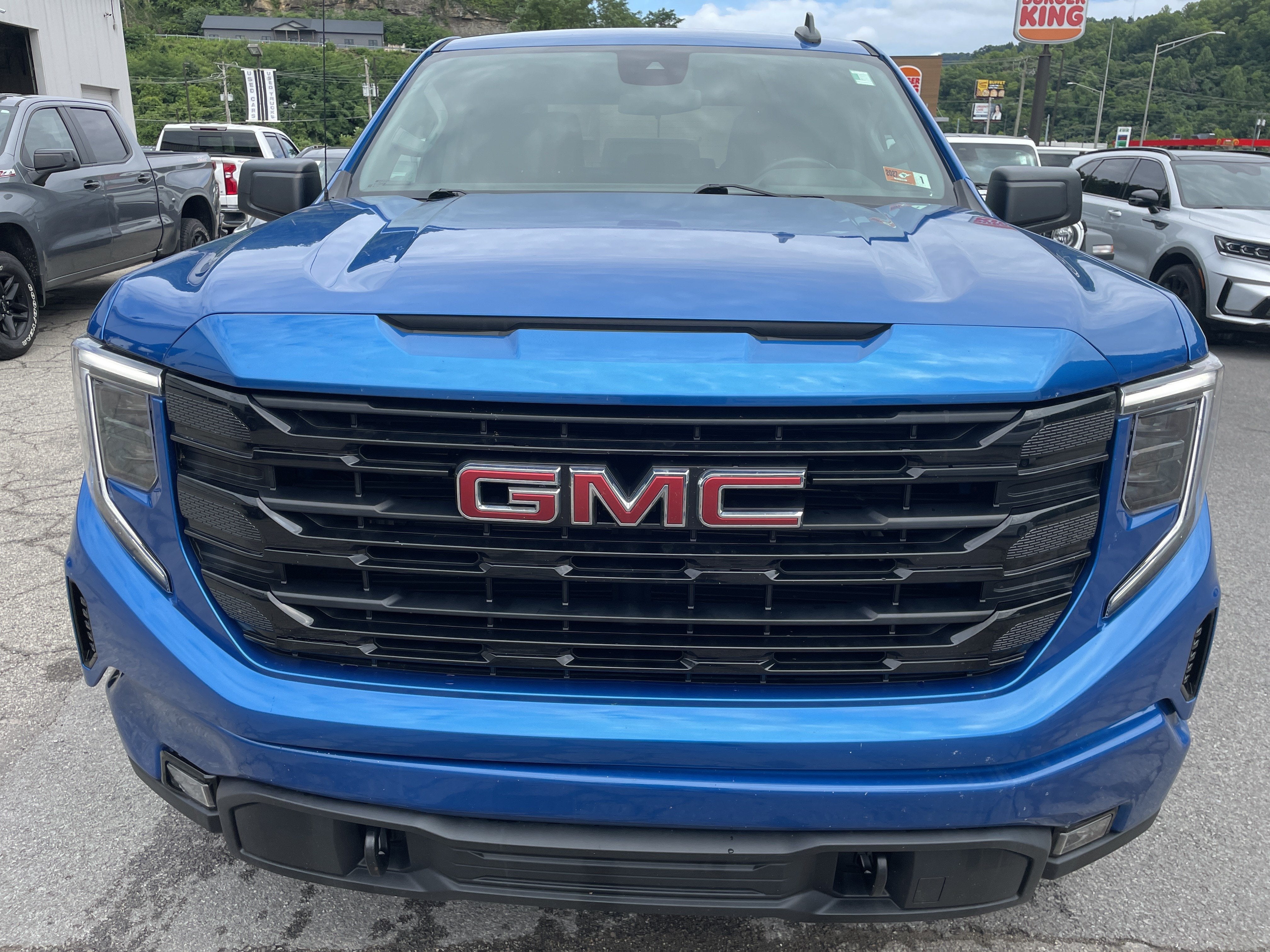 2023 GMC Sierra 1500 4WD Crew Cab Short Box Elevation with 3SB